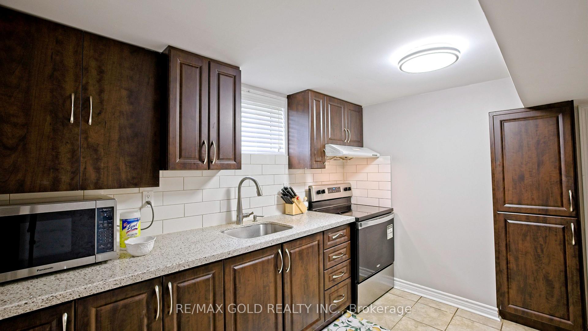 Photo 36 of 7428 Pickfair Drive, Mississauga, Malton — HOMEH