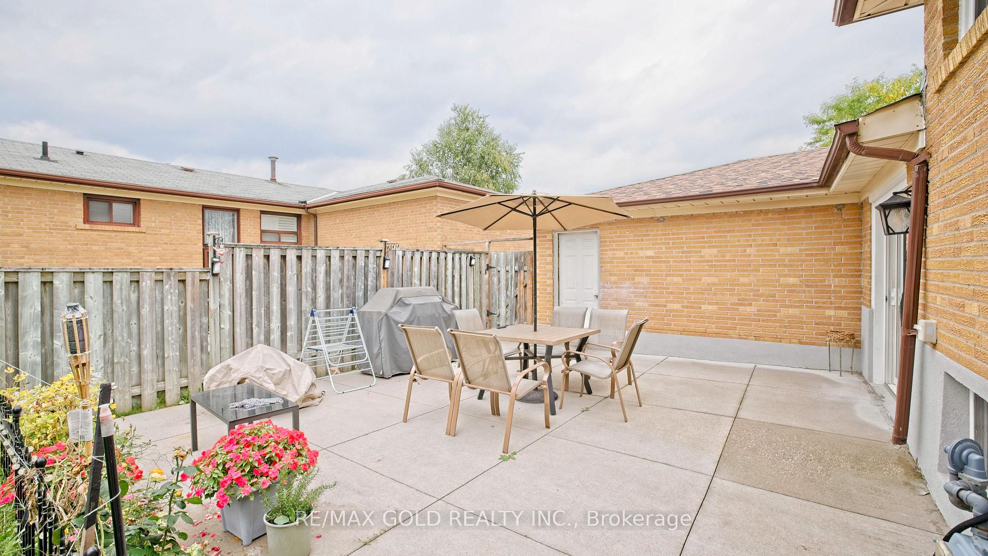 Photo 41 of 7428 Pickfair Drive, Mississauga, Malton — HOMEH