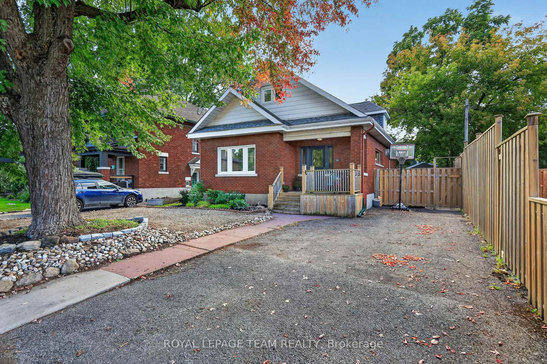 Photo 2 of 10 Clarendon Avenue, Ottawa, Ottawa West — HOMEH