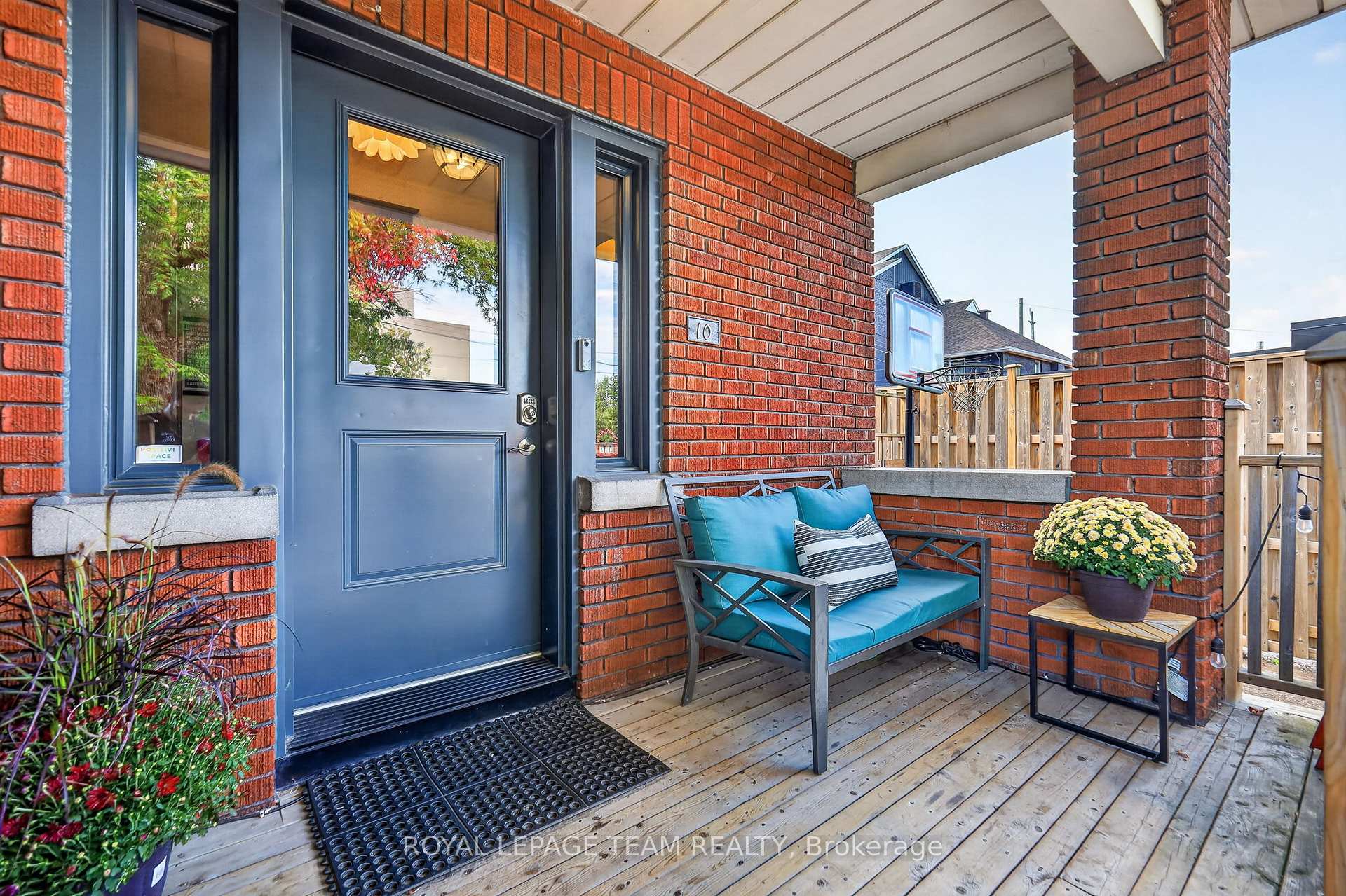 Photo 3 of 10 Clarendon Avenue, Ottawa, Ottawa West — HOMEH