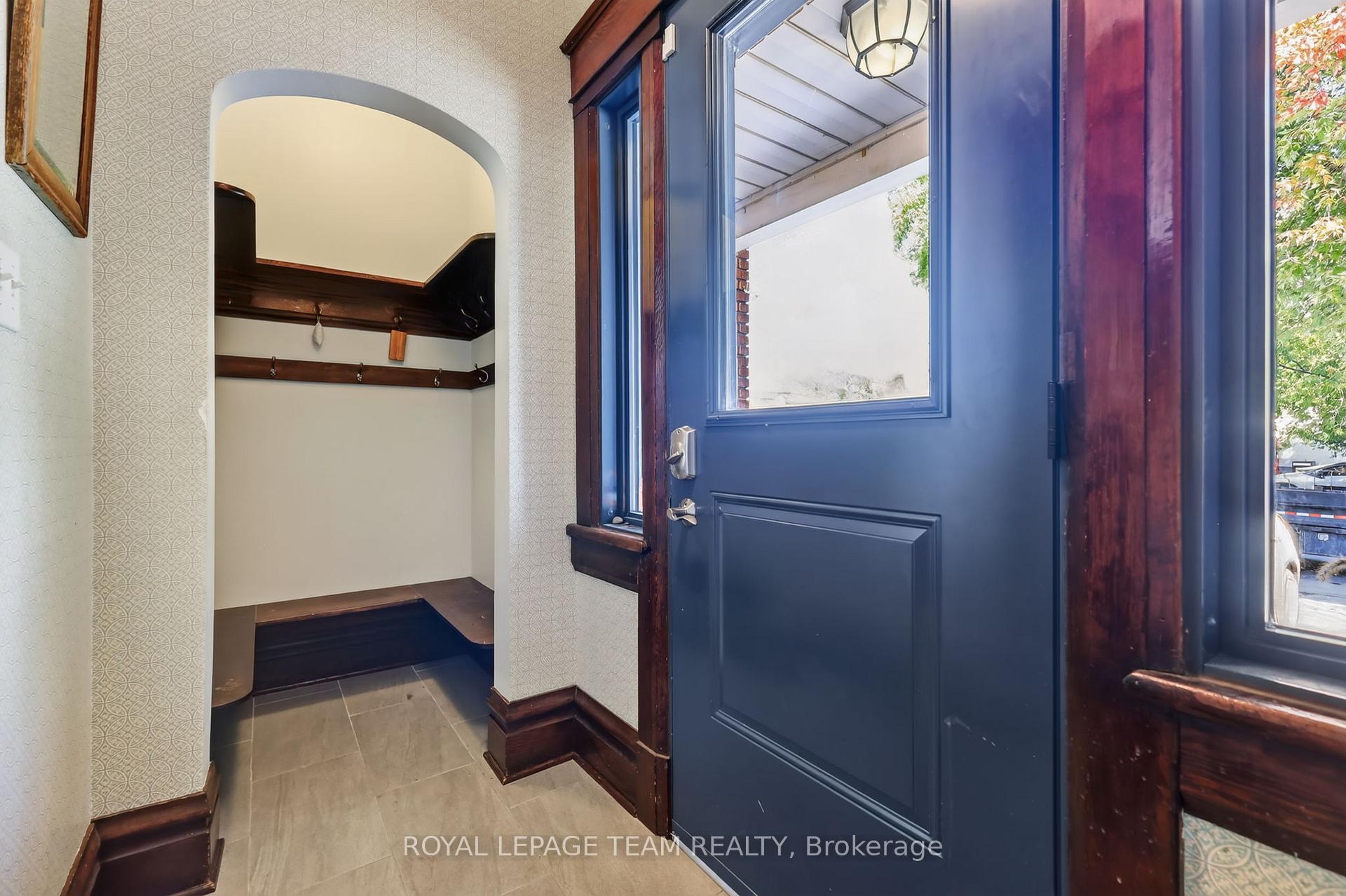 Photo 4 of 10 Clarendon Avenue, Ottawa, Ottawa West — HOMEH