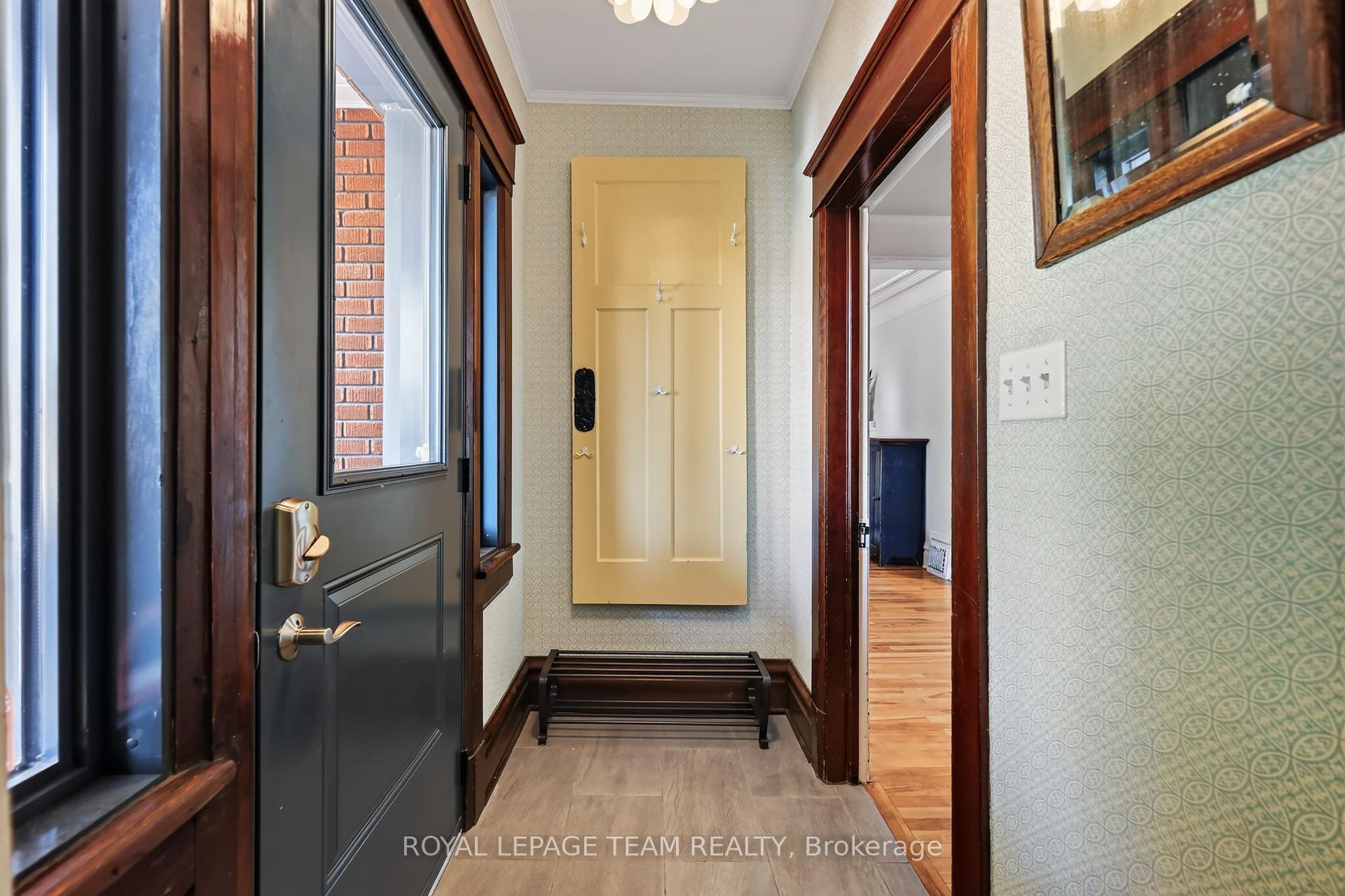 Photo 5 of 10 Clarendon Avenue, Ottawa, Ottawa West — HOMEH