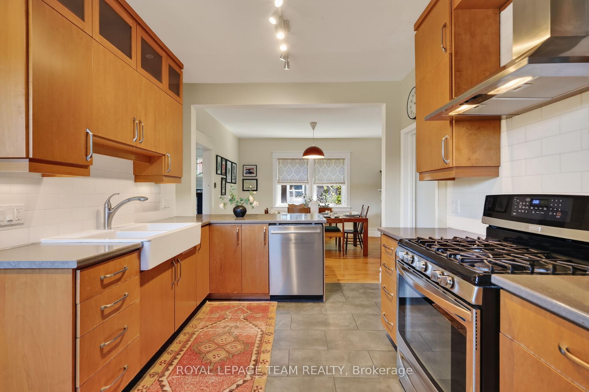 Photo 16 of 10 Clarendon Avenue, Ottawa, Ottawa West — HOMEH