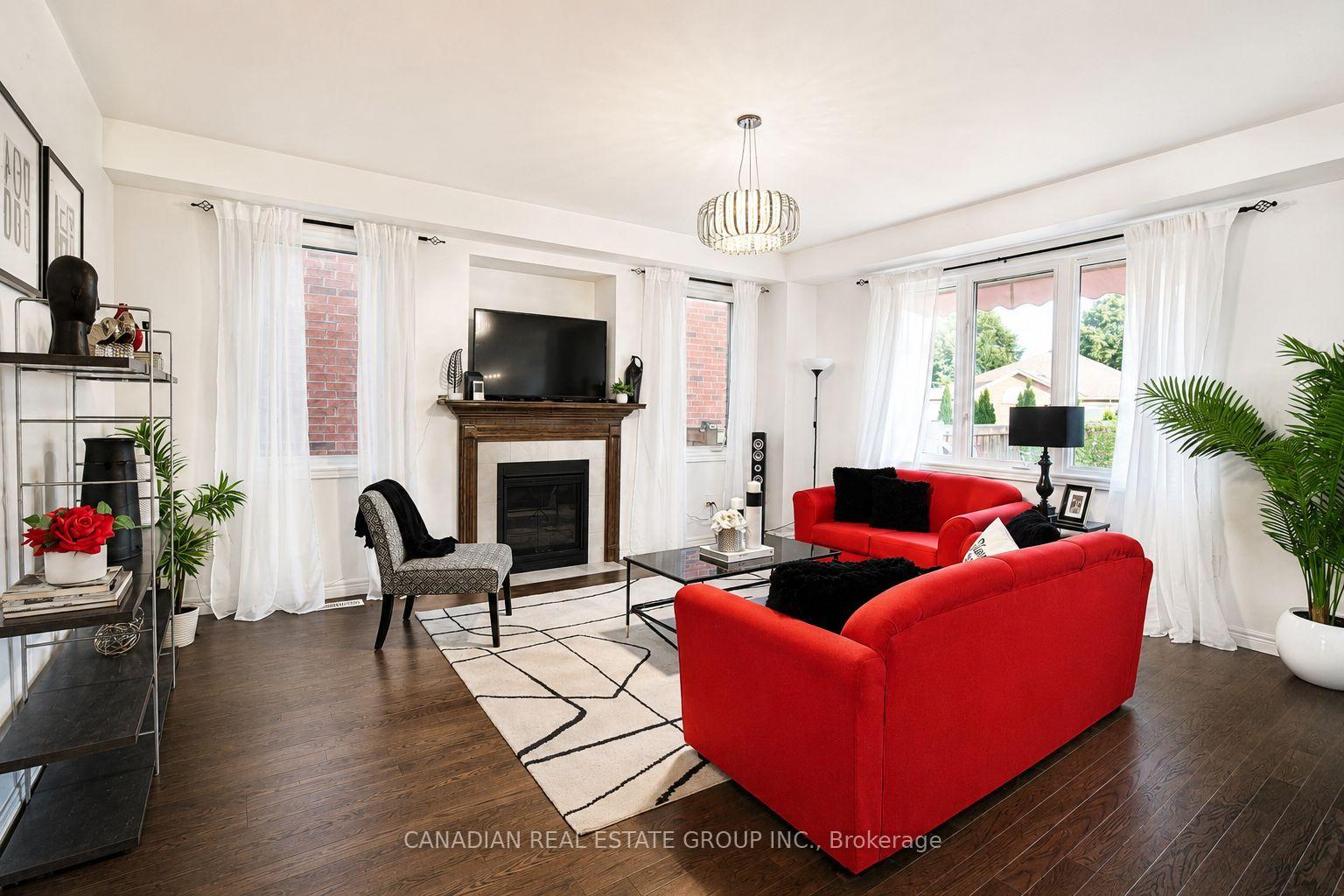 Photo 6 of 23 Page Place, Clarington, Courtice — HOMEH