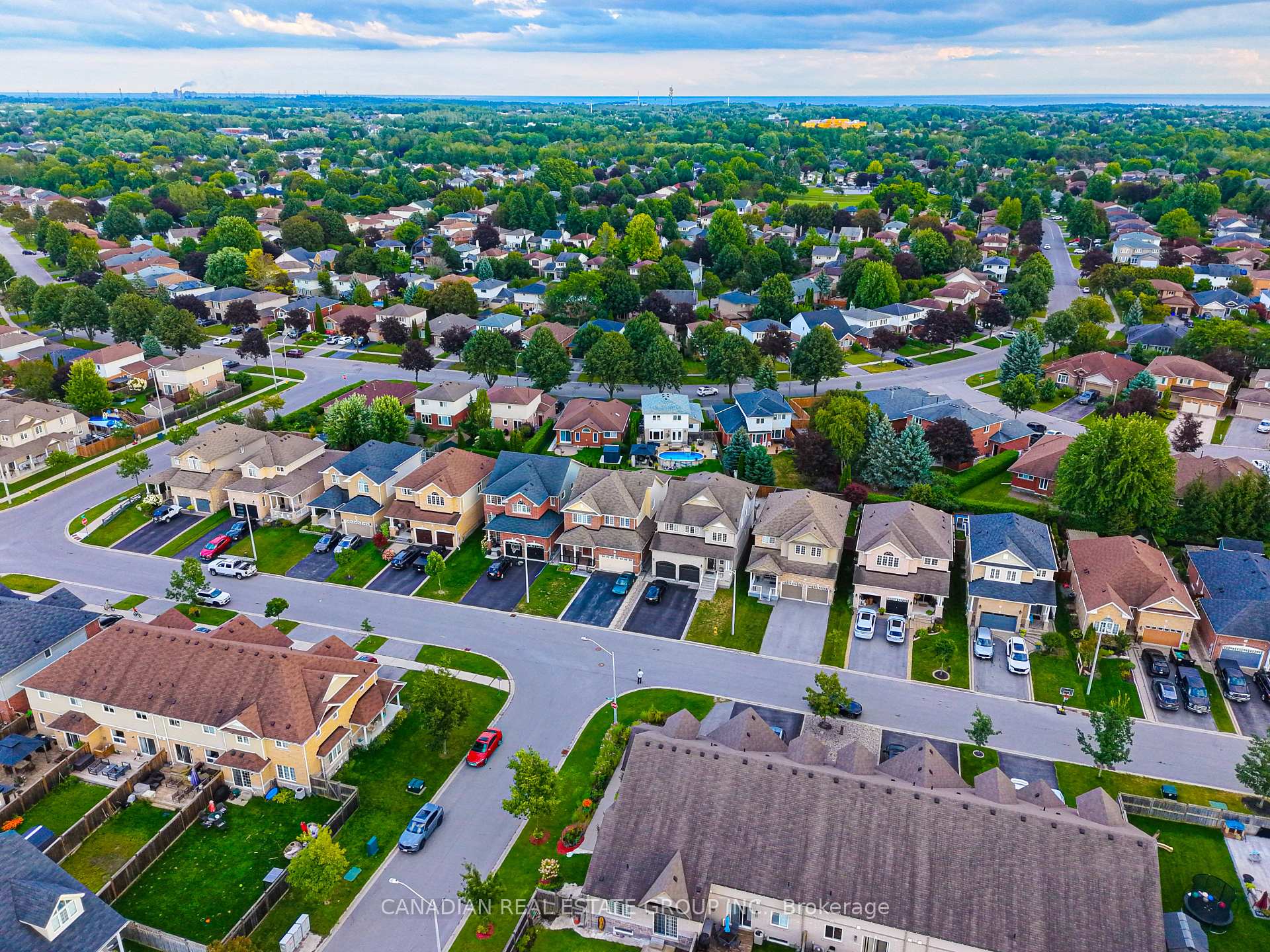 Photo 33 of 23 Page Place, Clarington, Courtice — HOMEH