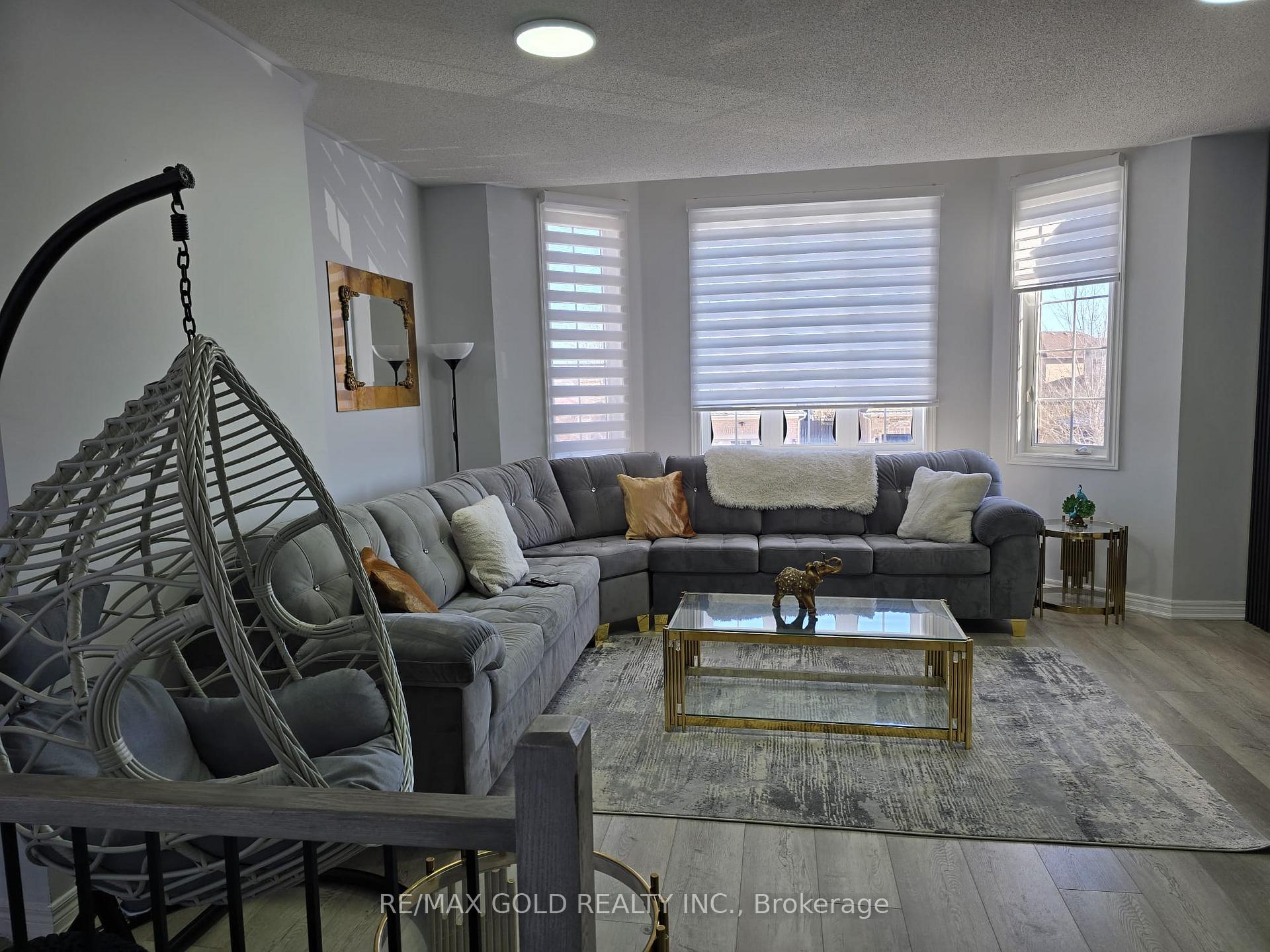 Photo 24 of 83 Emily Carr Crescent, Caledon, Bolton North — HOMEH