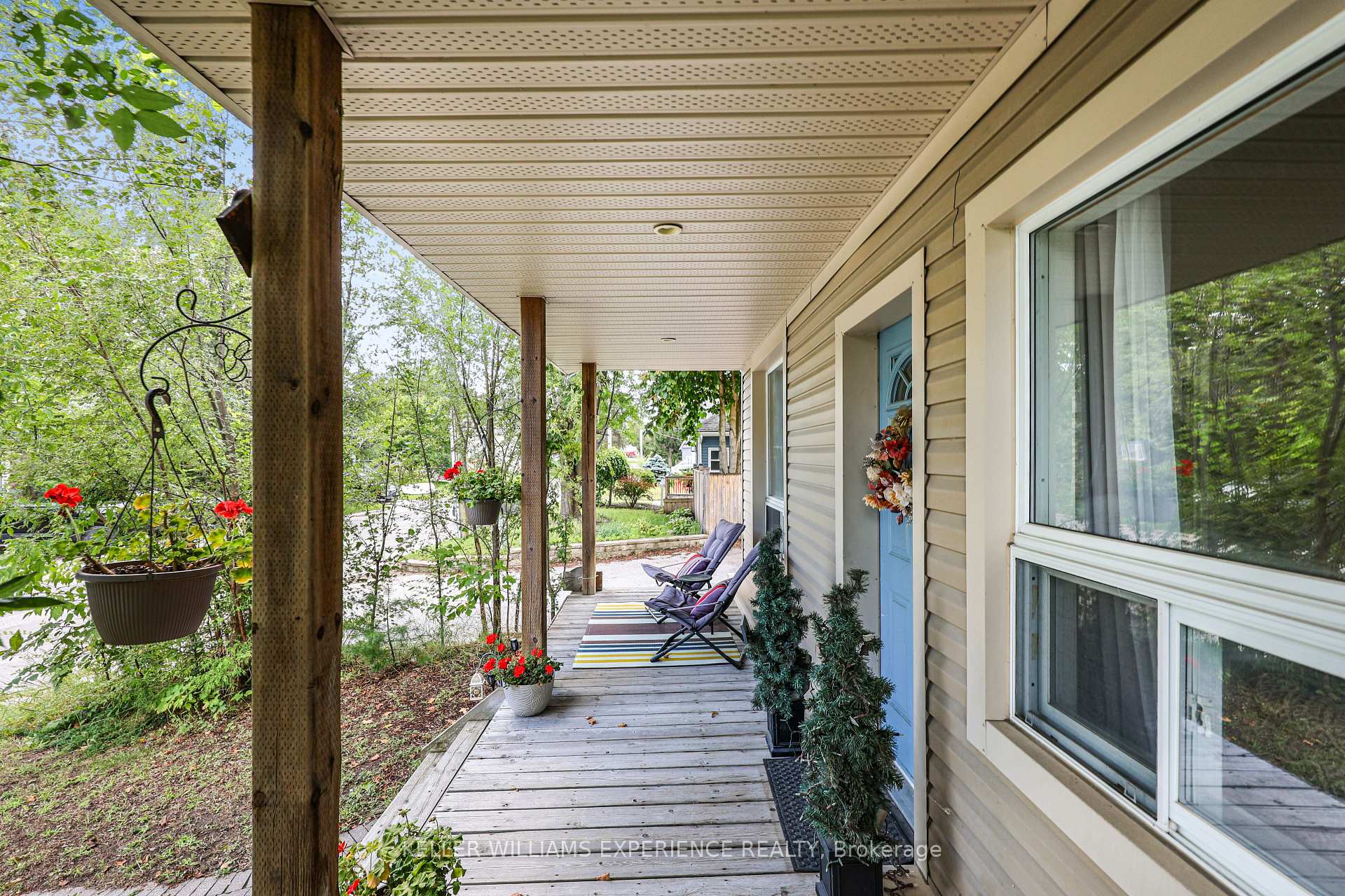 Photo 2 of 19 Centre Street, Barrie, Allandale — HOMEH