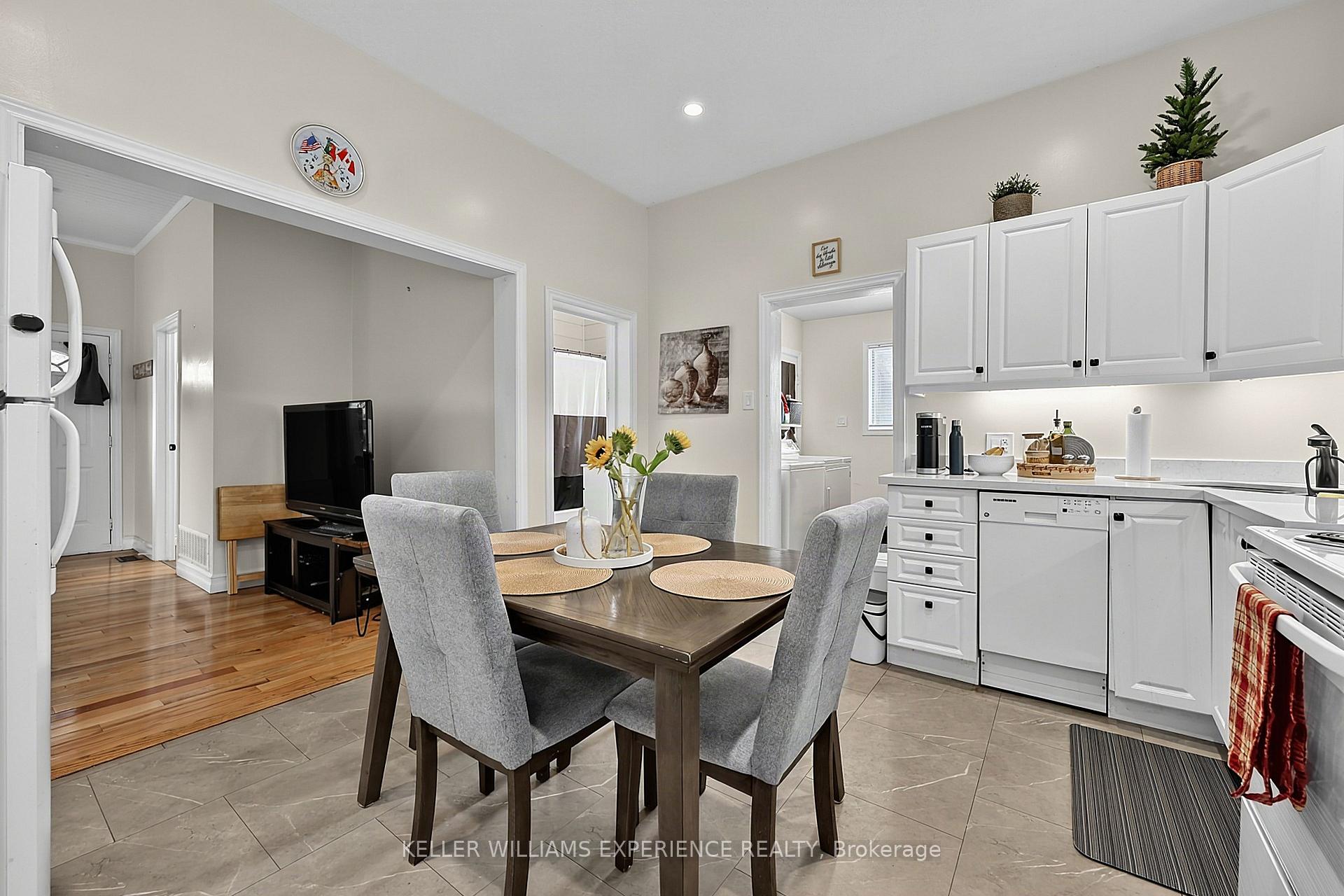 Photo 7 of 19 Centre Street, Barrie, Allandale — HOMEH