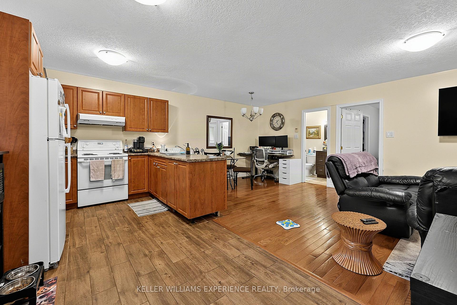 Photo 20 of 19 Centre Street, Barrie, Allandale — HOMEH