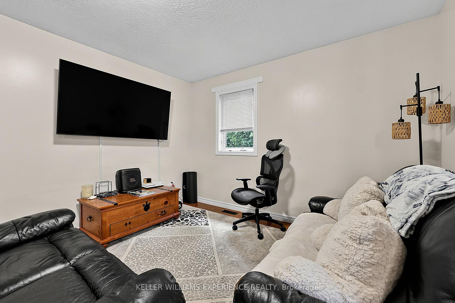 Photo 23 of 19 Centre Street, Barrie, Allandale — HOMEH