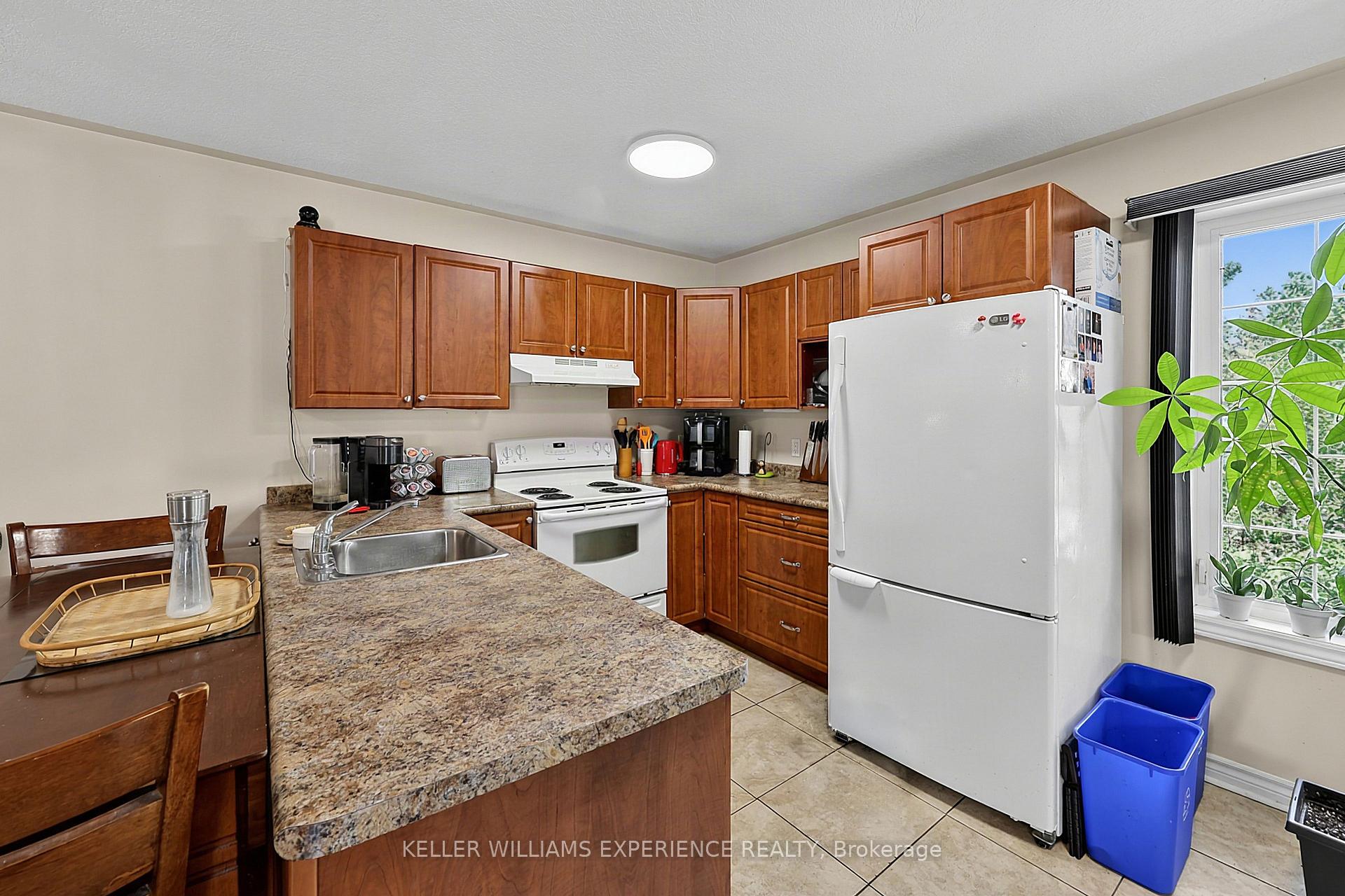 Photo 32 of 19 Centre Street, Barrie, Allandale — HOMEH