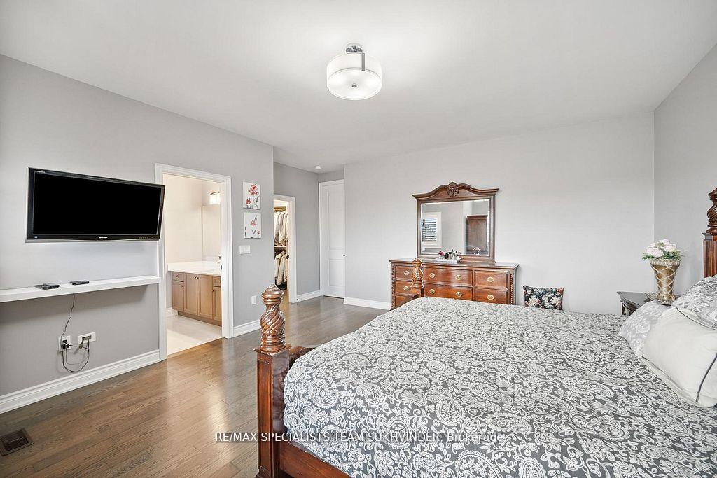 Photo 35 of 34 Burlwood Road, Brampton, Vales of Castlemore — HOMEH