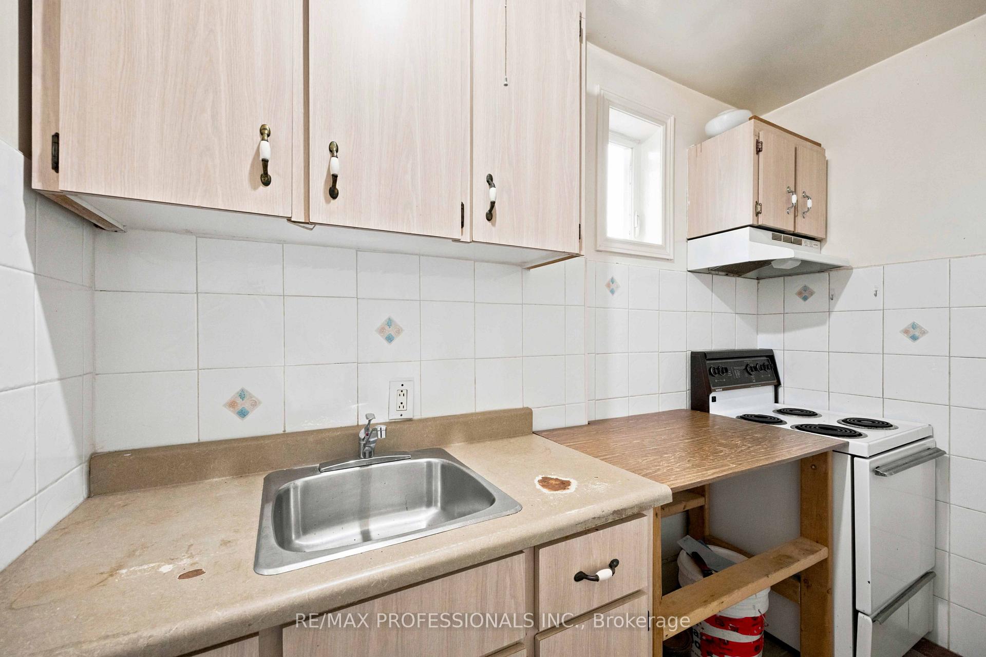 Photo 20 of 166 Caledonia Road, Toronto, Corso Italia-Davenport — HOMEH
