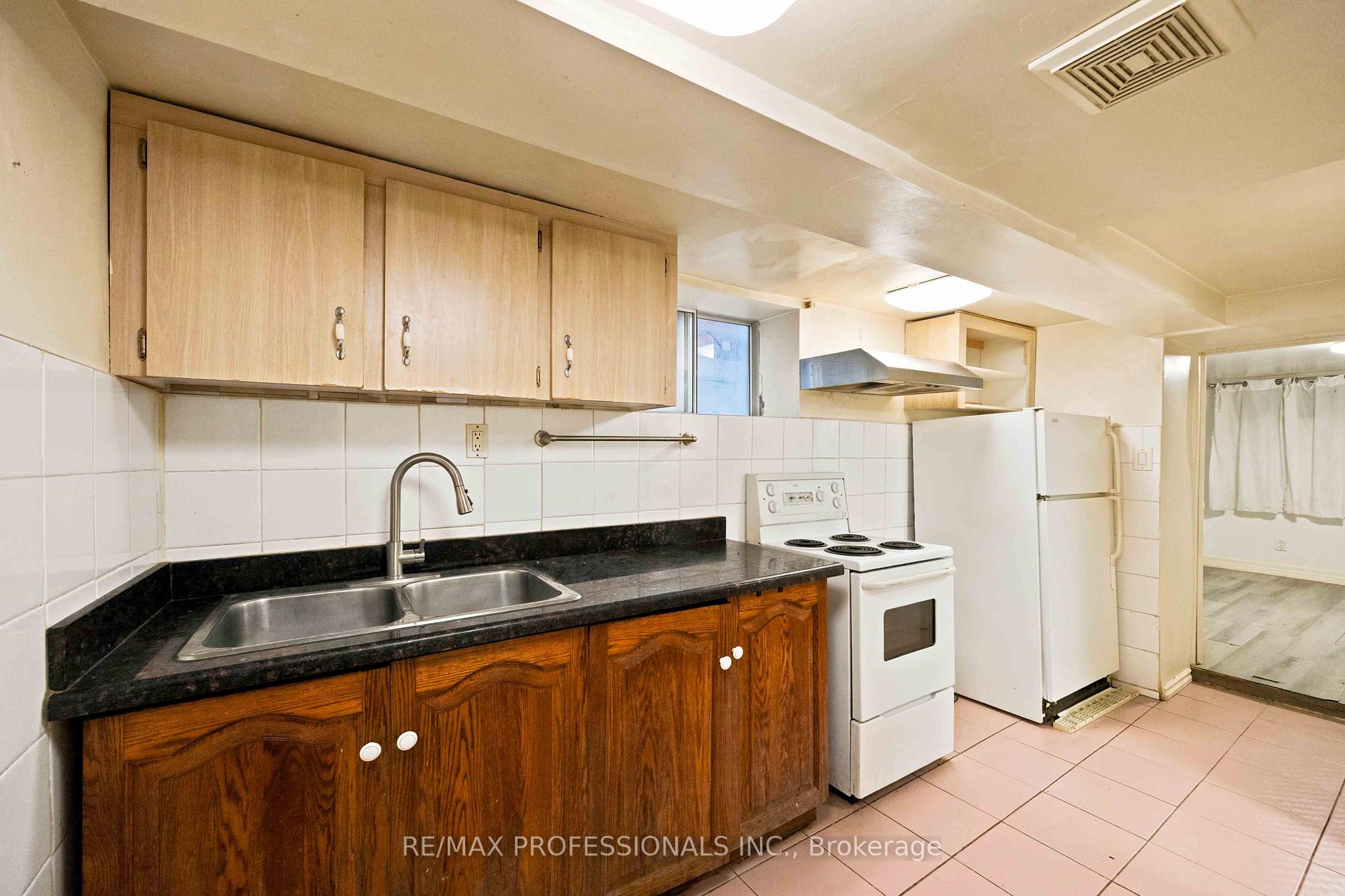 Photo 24 of 166 Caledonia Road, Toronto, Corso Italia-Davenport — HOMEH