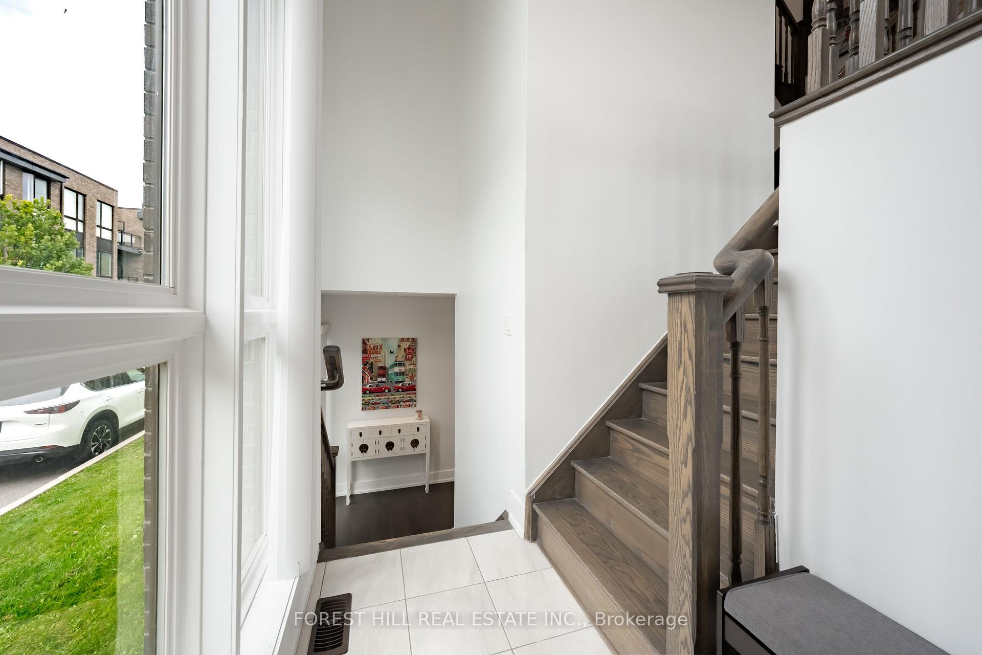 Photo 5 of 9 Sable Road, Vaughan, Patterson — HOMEH