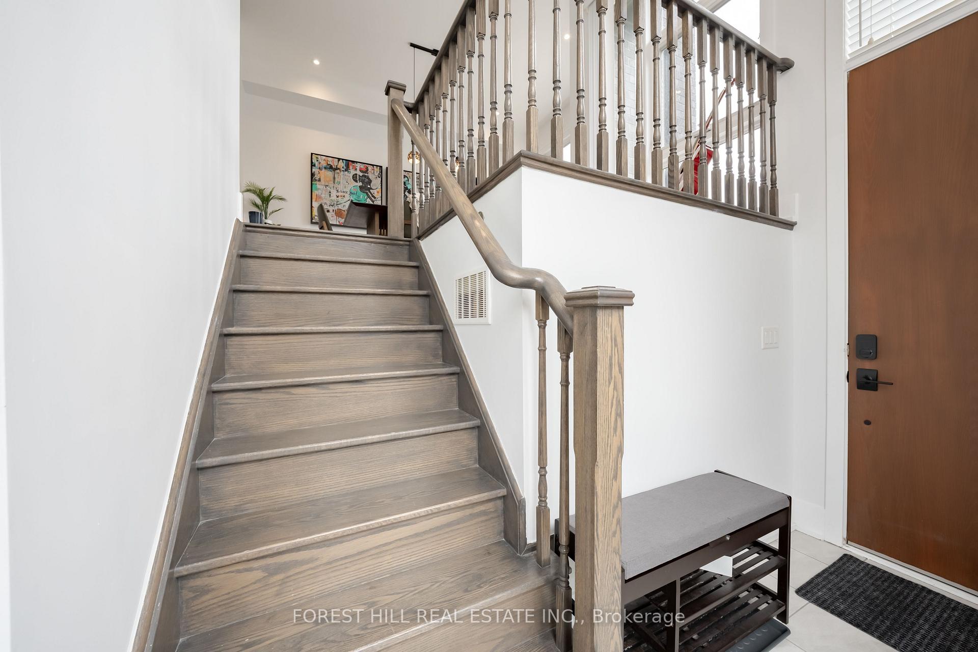 Photo 7 of 9 Sable Road, Vaughan, Patterson — HOMEH