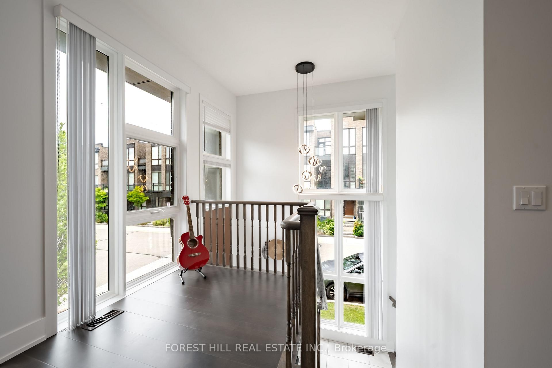 Photo 11 of 9 Sable Road, Vaughan, Patterson — HOMEH