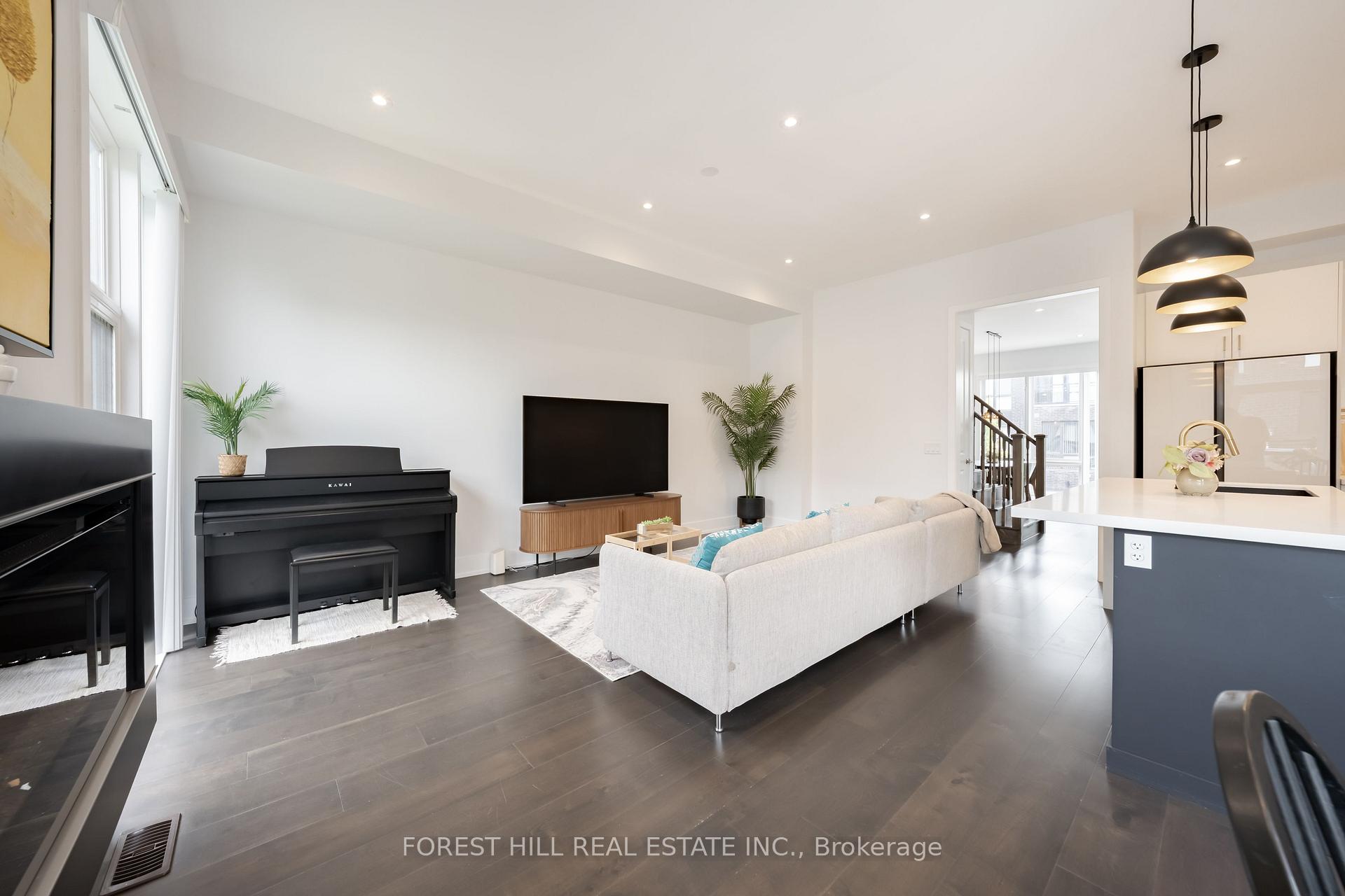 Photo 44 of 9 Sable Road, Vaughan, Patterson — HOMEH