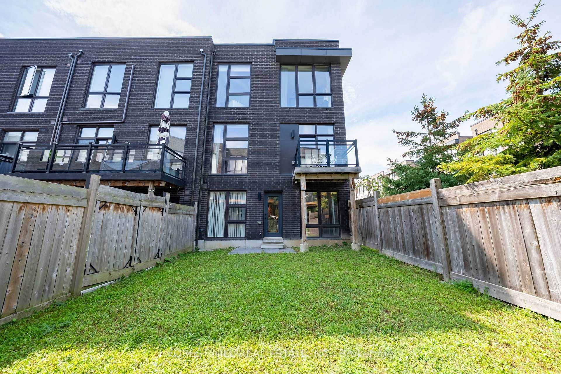Photo 69 of 9 Sable Road, Vaughan, Patterson — HOMEH
