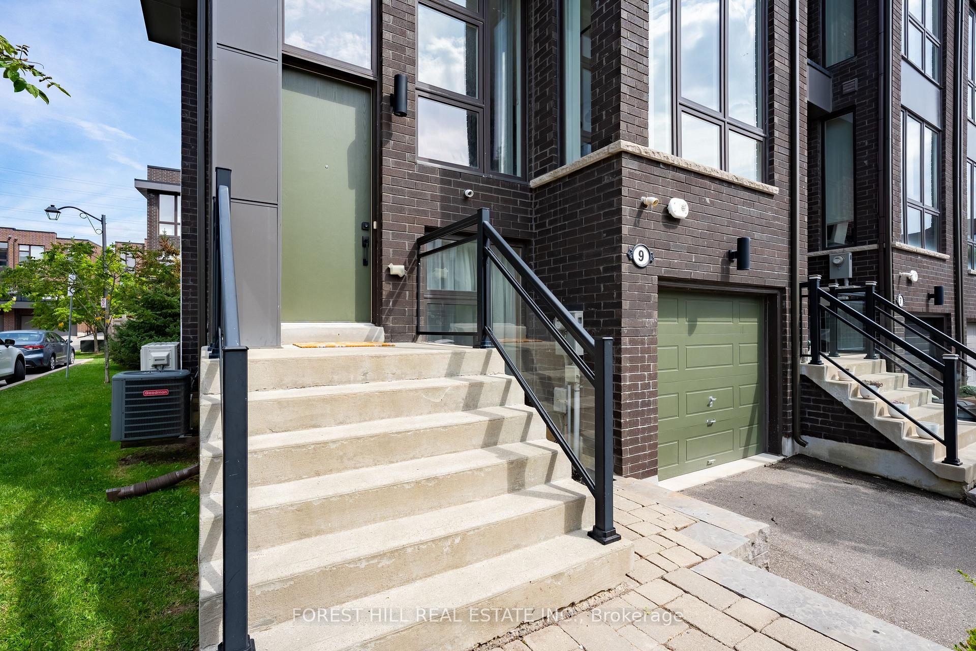 Photo 3 of 9 Sable Road, Vaughan, Patterson — HOMEH