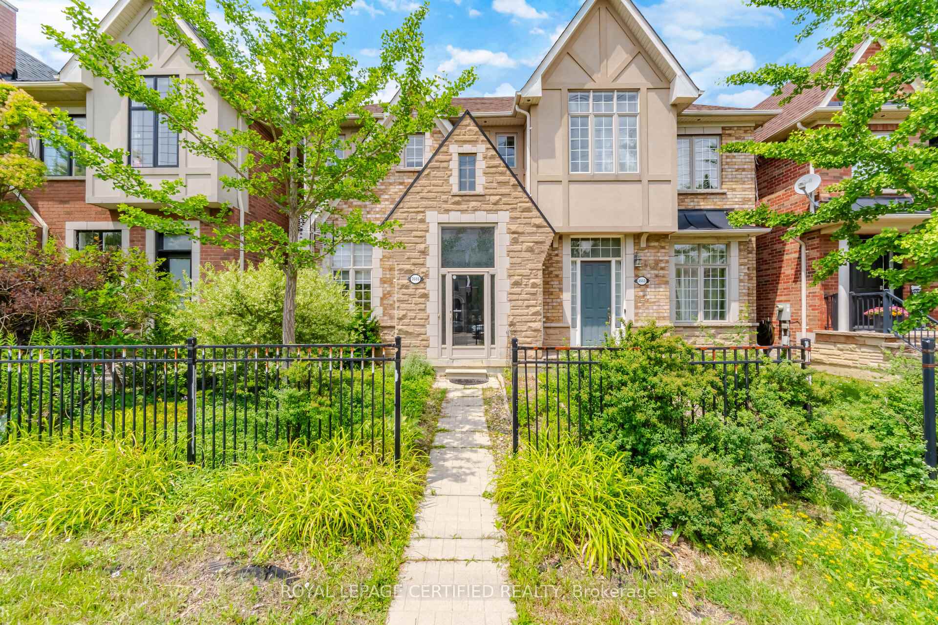 Front of 3555 Eglinton Avenue W