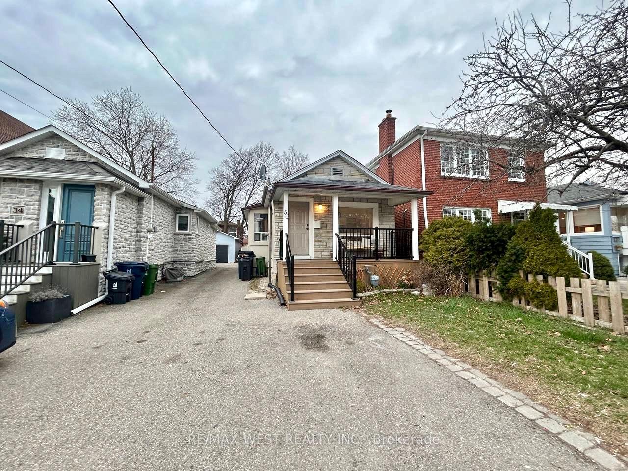 Photo 2 of 36 Fourteenth Street, Etobicoke, New Toronto — HOMEH