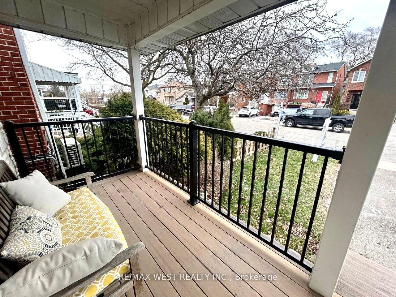 Photo 4 of 36 Fourteenth Street, Etobicoke, New Toronto — HOMEH