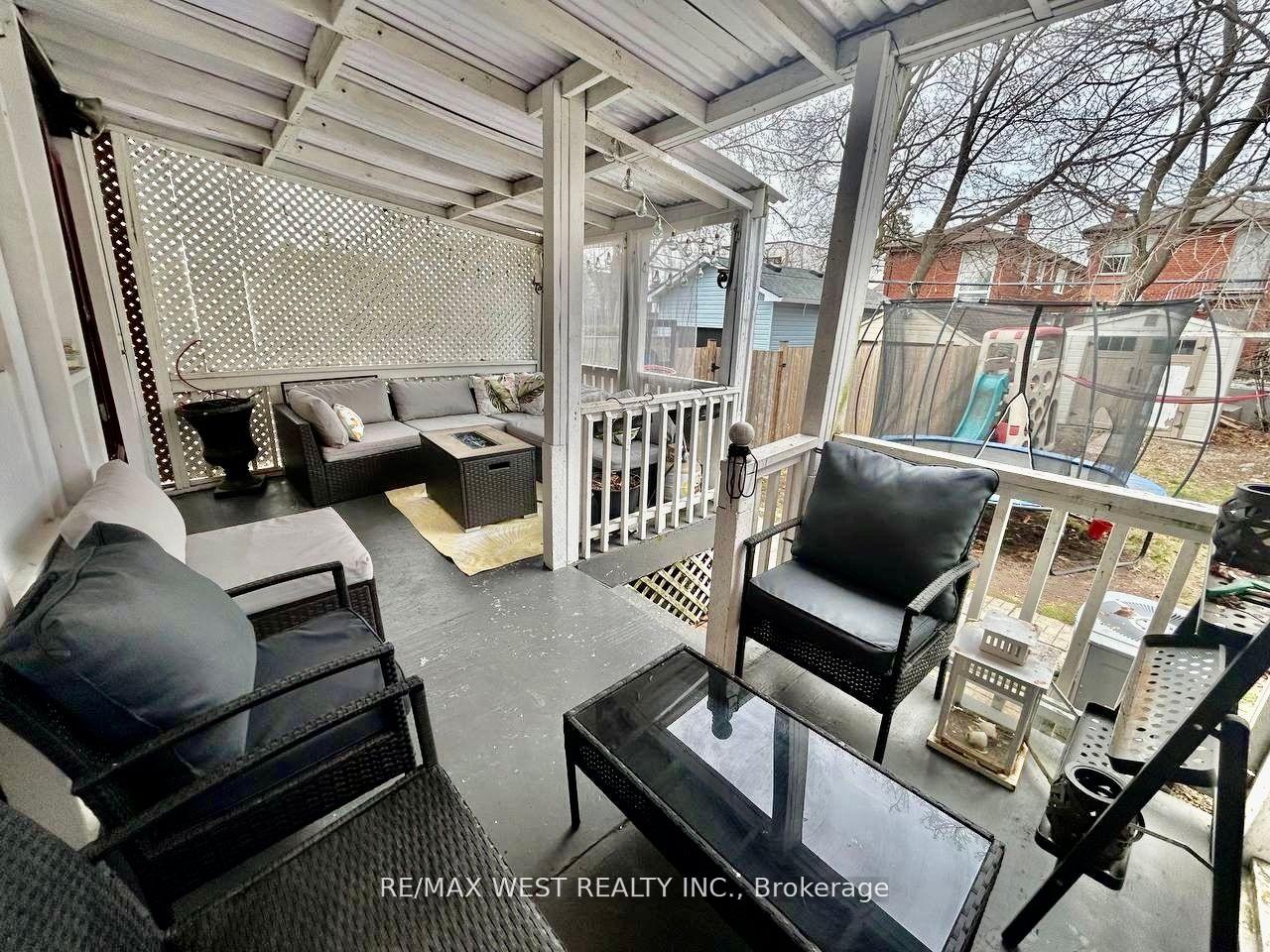 Photo 24 of 36 Fourteenth Street, Etobicoke, New Toronto — HOMEH