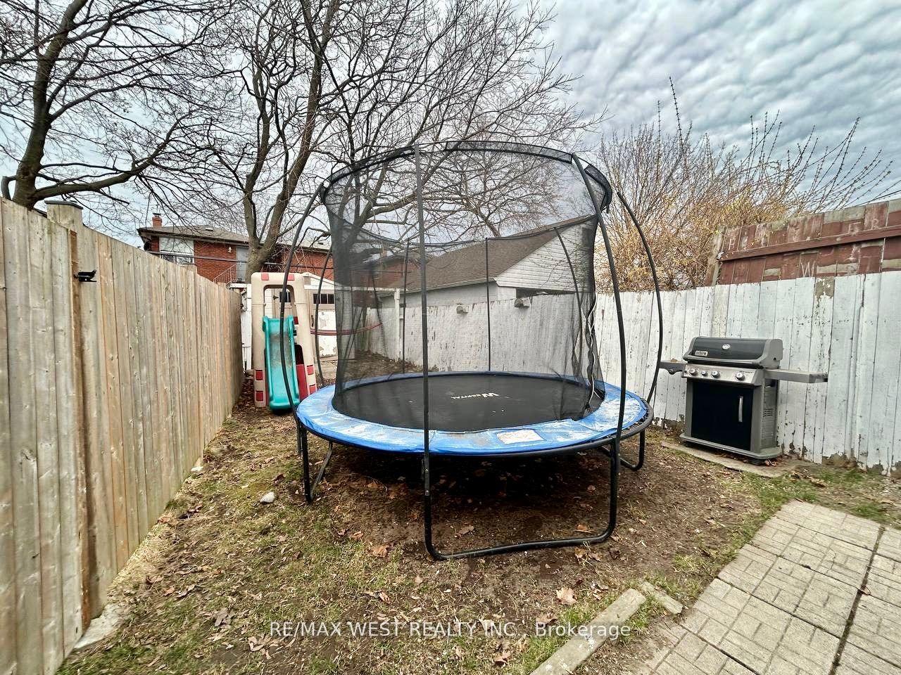 Photo 26 of 36 Fourteenth Street, Etobicoke, New Toronto — HOMEH