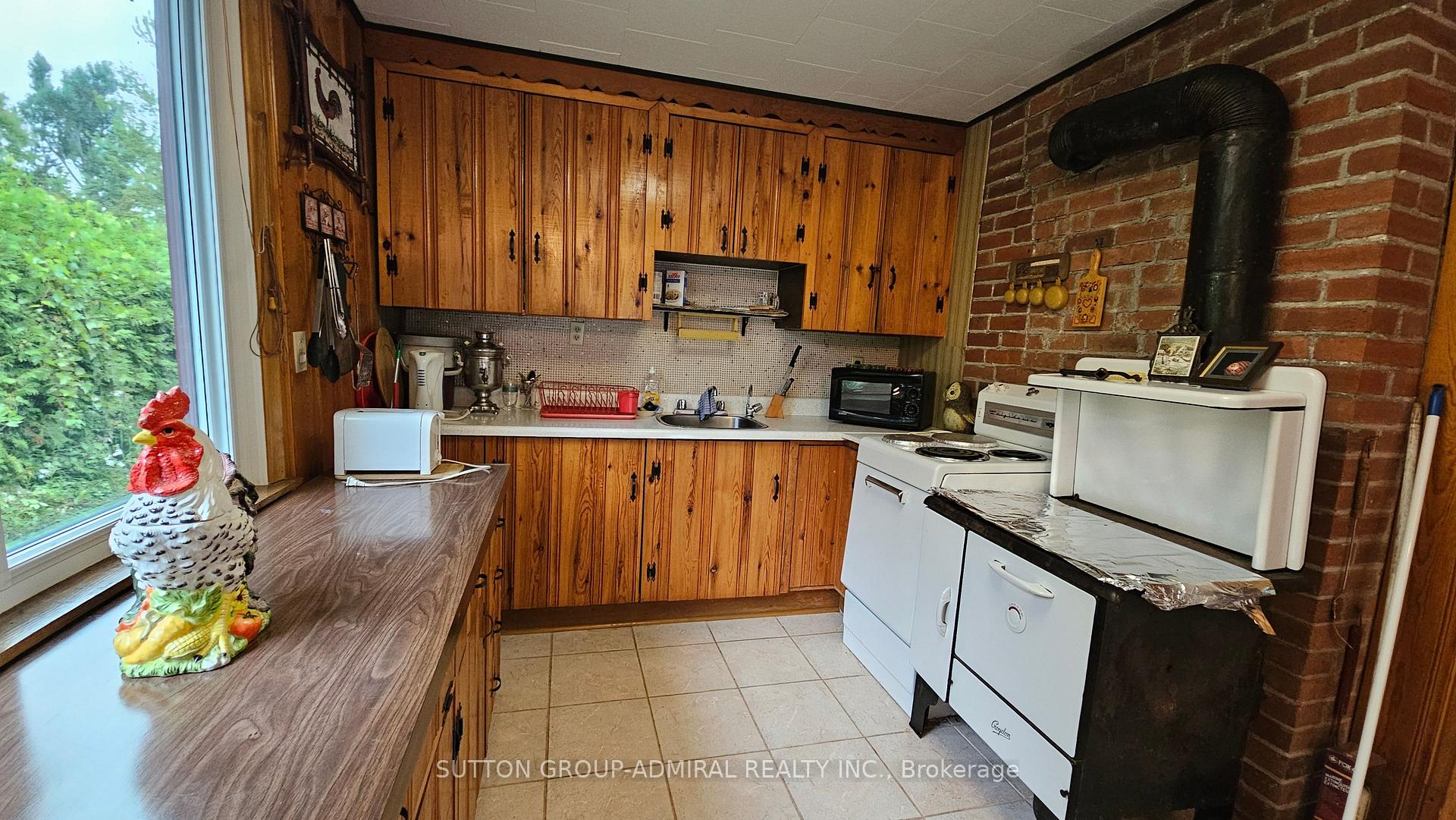 Photo 14 of 2392 Lakeshore Drive, Ramara, Rural Ramara — HOMEH