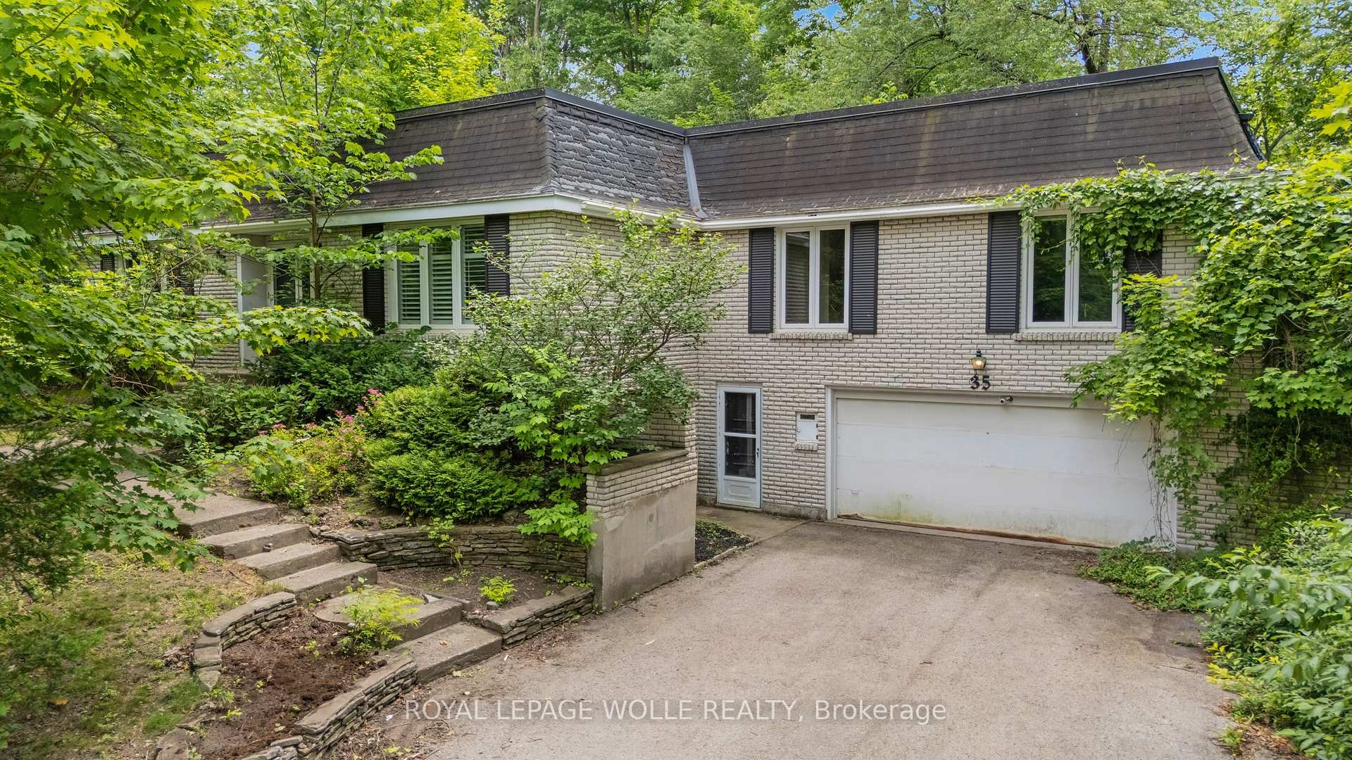 Photo 2 of 35 Maple Hill Drive, Kitchener, Westmount - Waterloo — HOMEH