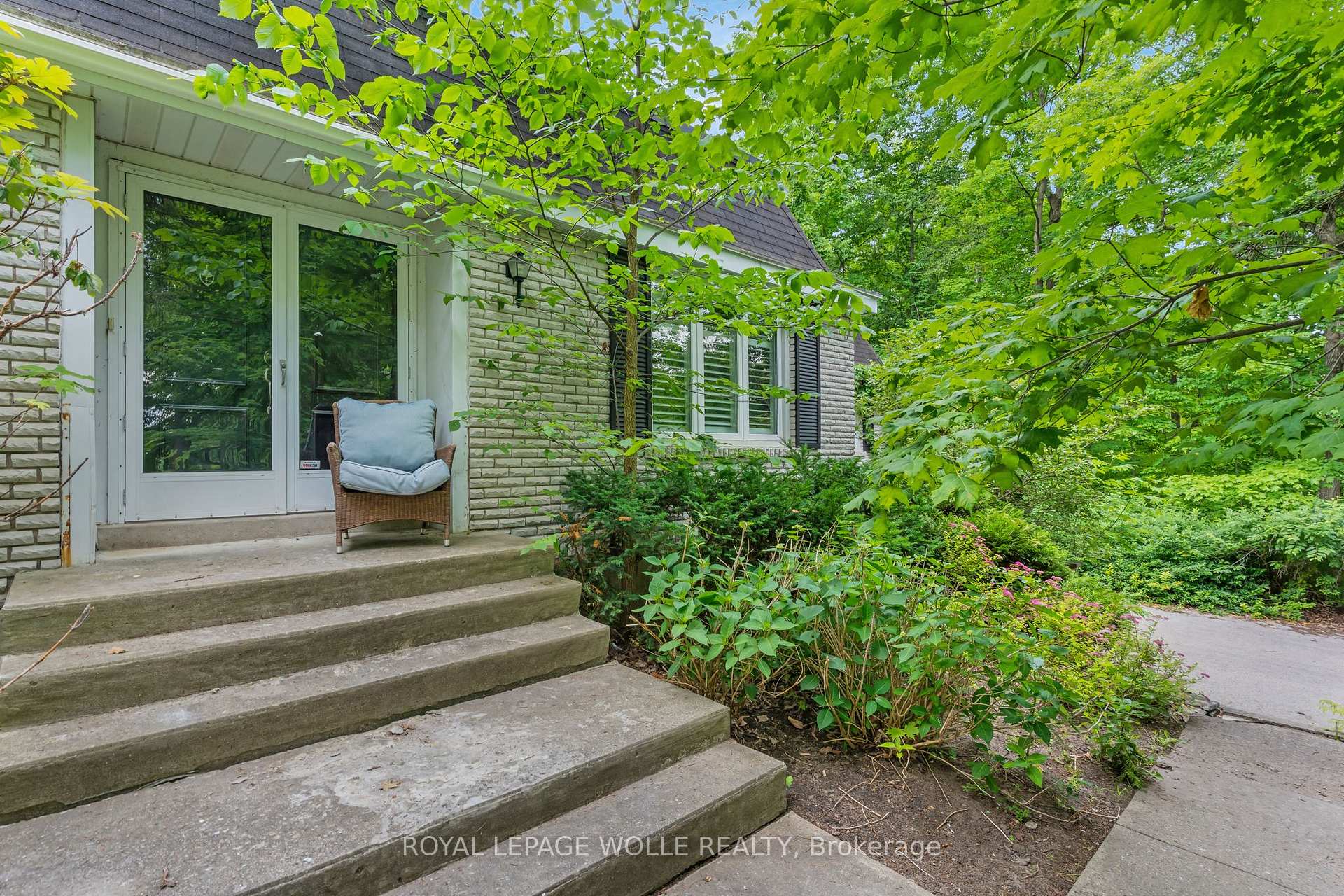 Photo 7 of 35 Maple Hill Drive, Kitchener, Westmount - Waterloo — HOMEH