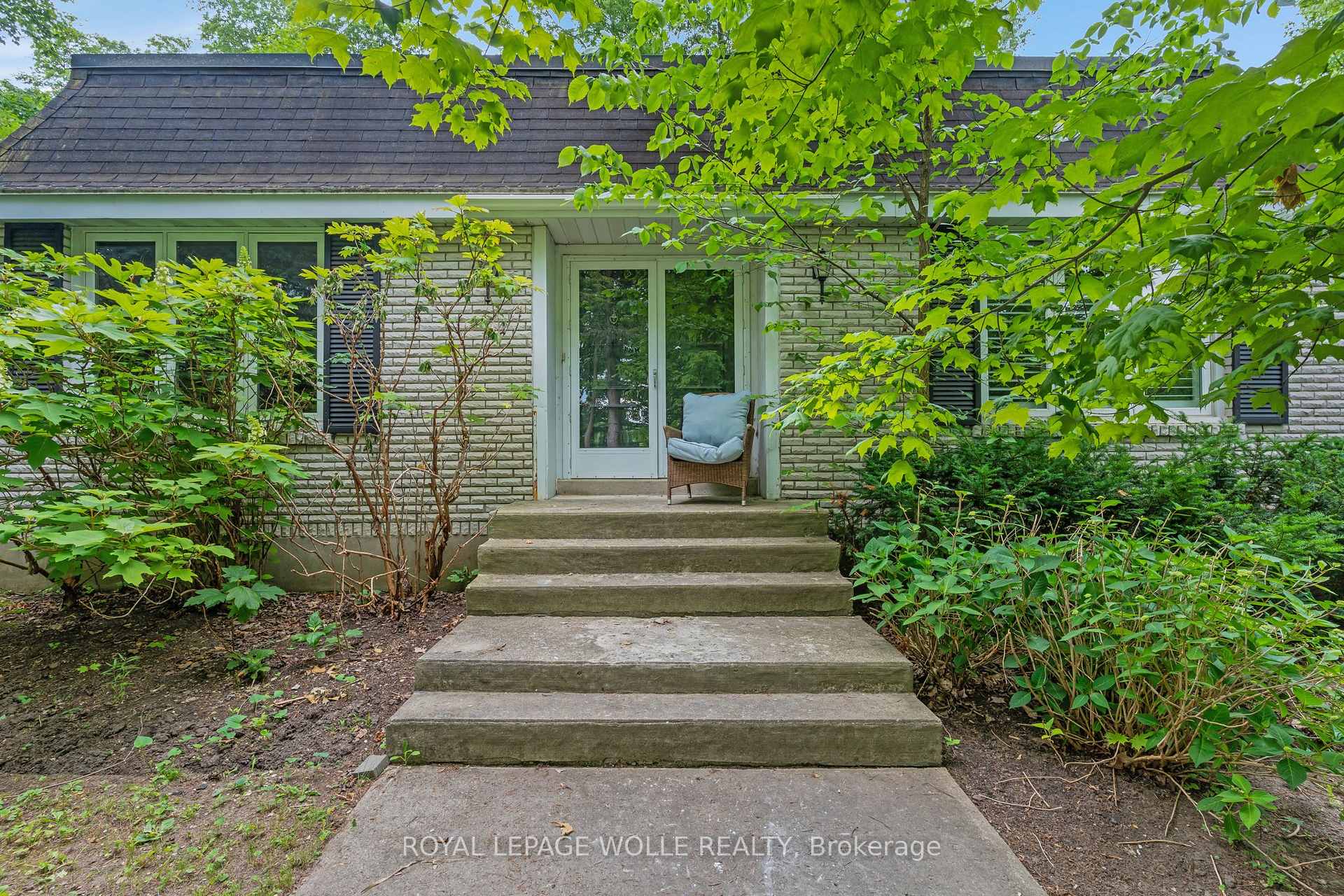 Photo 8 of 35 Maple Hill Drive, Kitchener, Westmount - Waterloo — HOMEH