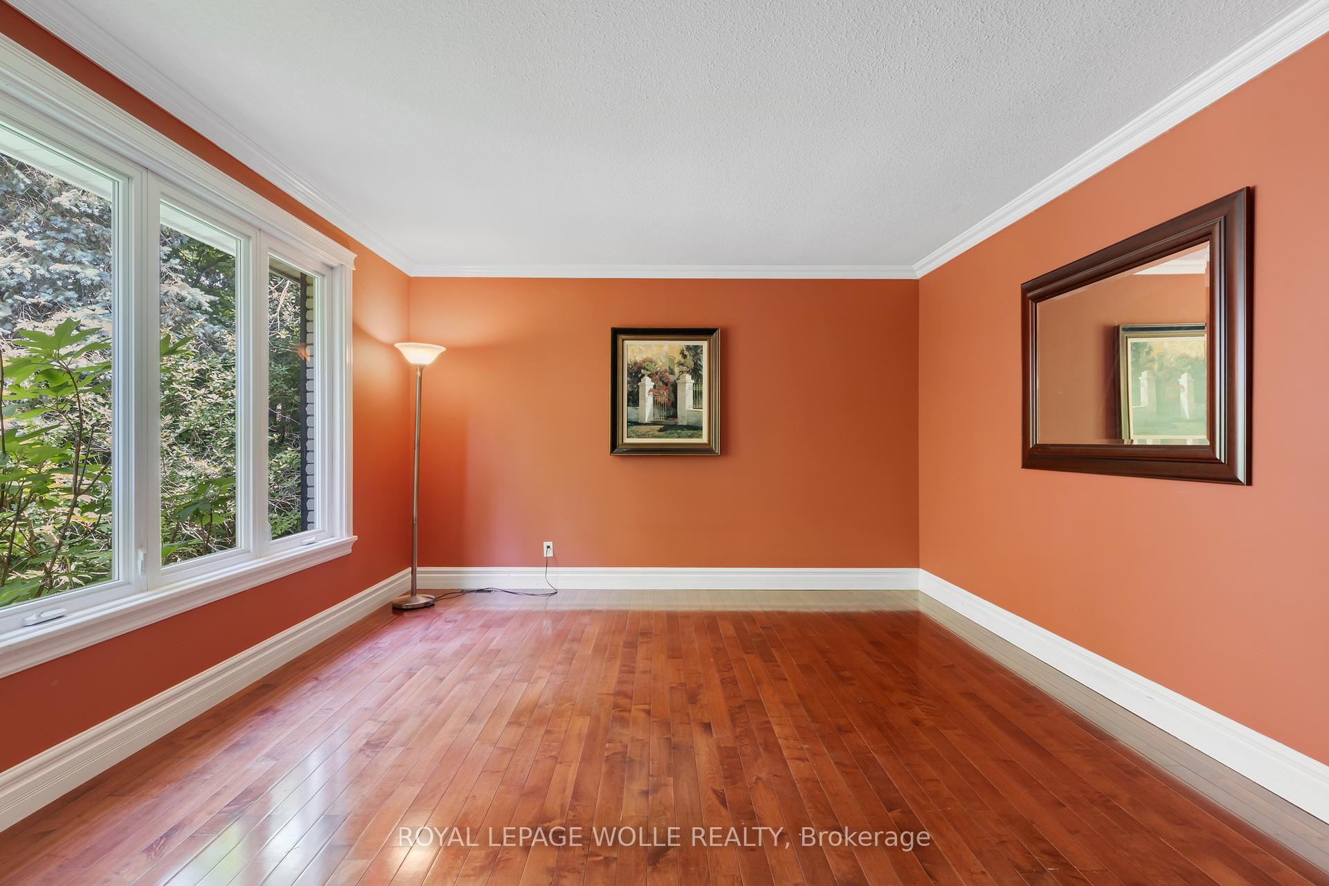 Photo 11 of 35 Maple Hill Drive, Kitchener, Westmount - Waterloo — HOMEH