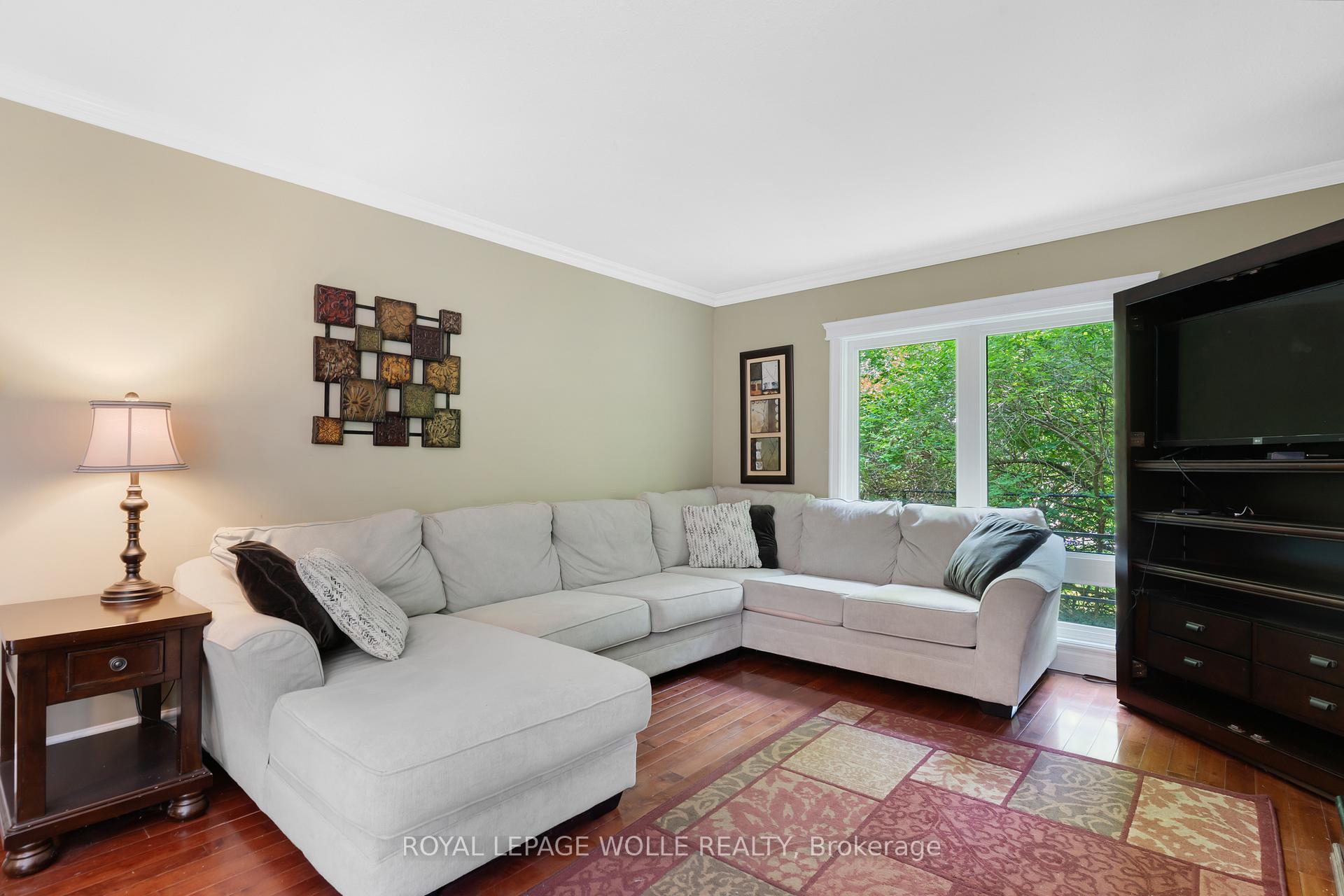 Photo 15 of 35 Maple Hill Drive, Kitchener, Westmount - Waterloo — HOMEH