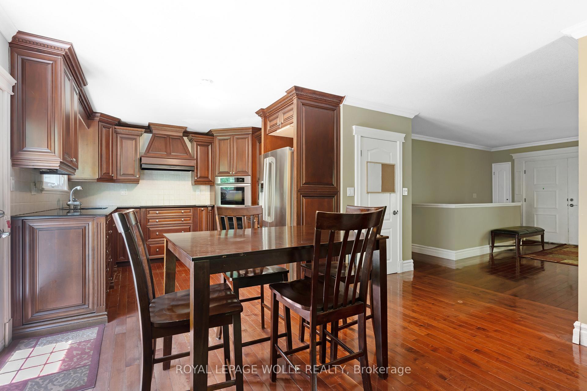 Photo 17 of 35 Maple Hill Drive, Kitchener, Westmount - Waterloo — HOMEH