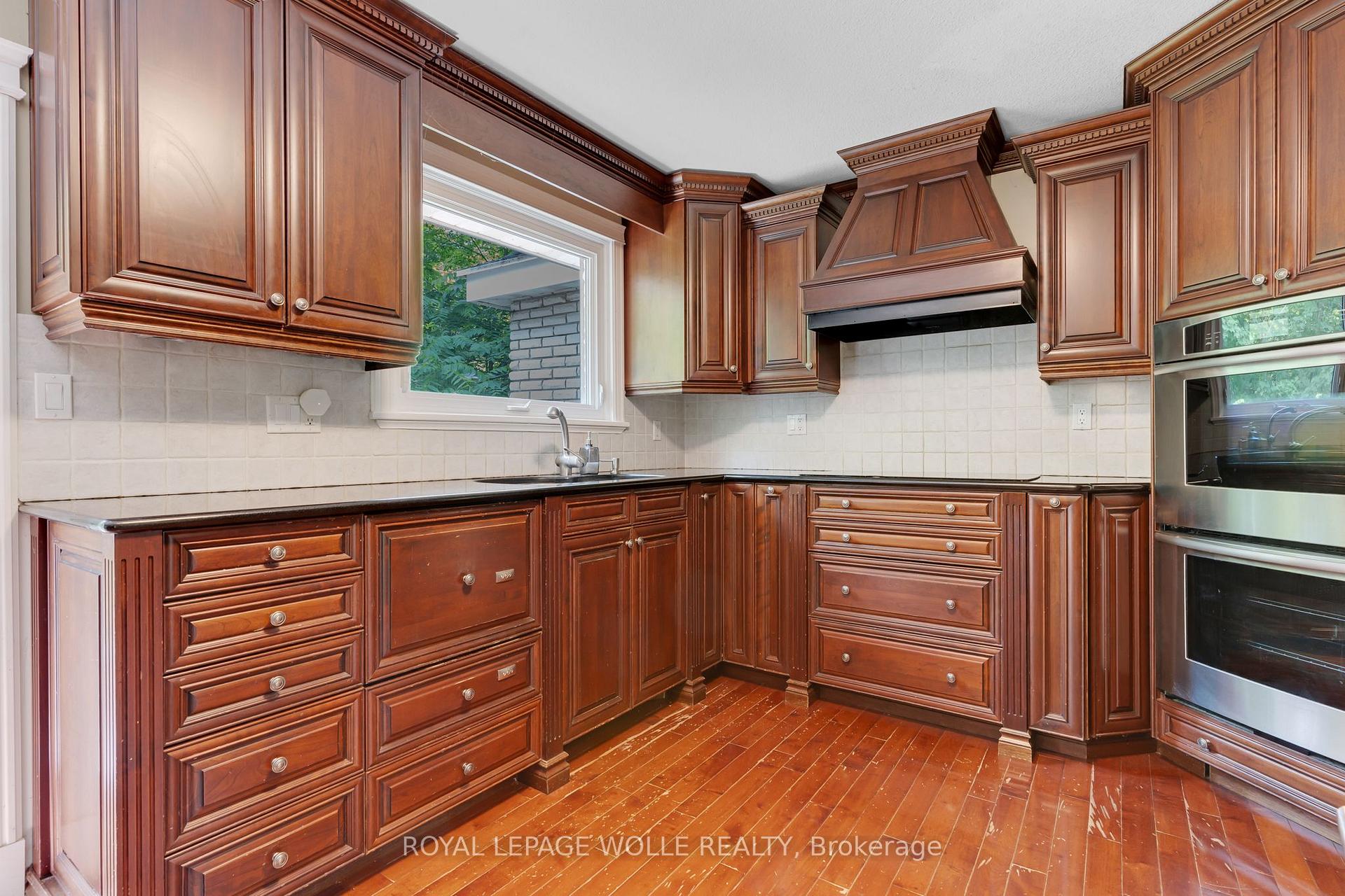 Photo 19 of 35 Maple Hill Drive, Kitchener, Westmount - Waterloo — HOMEH