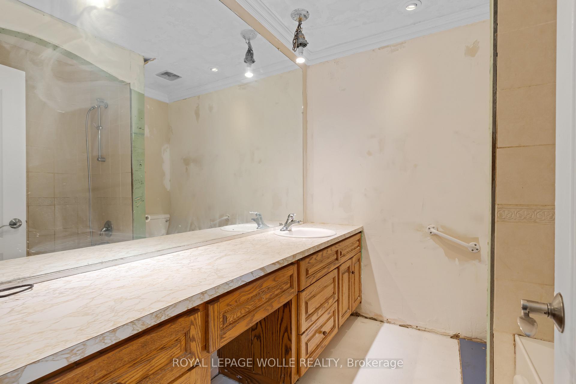 Photo 25 of 35 Maple Hill Drive, Kitchener, Westmount - Waterloo — HOMEH