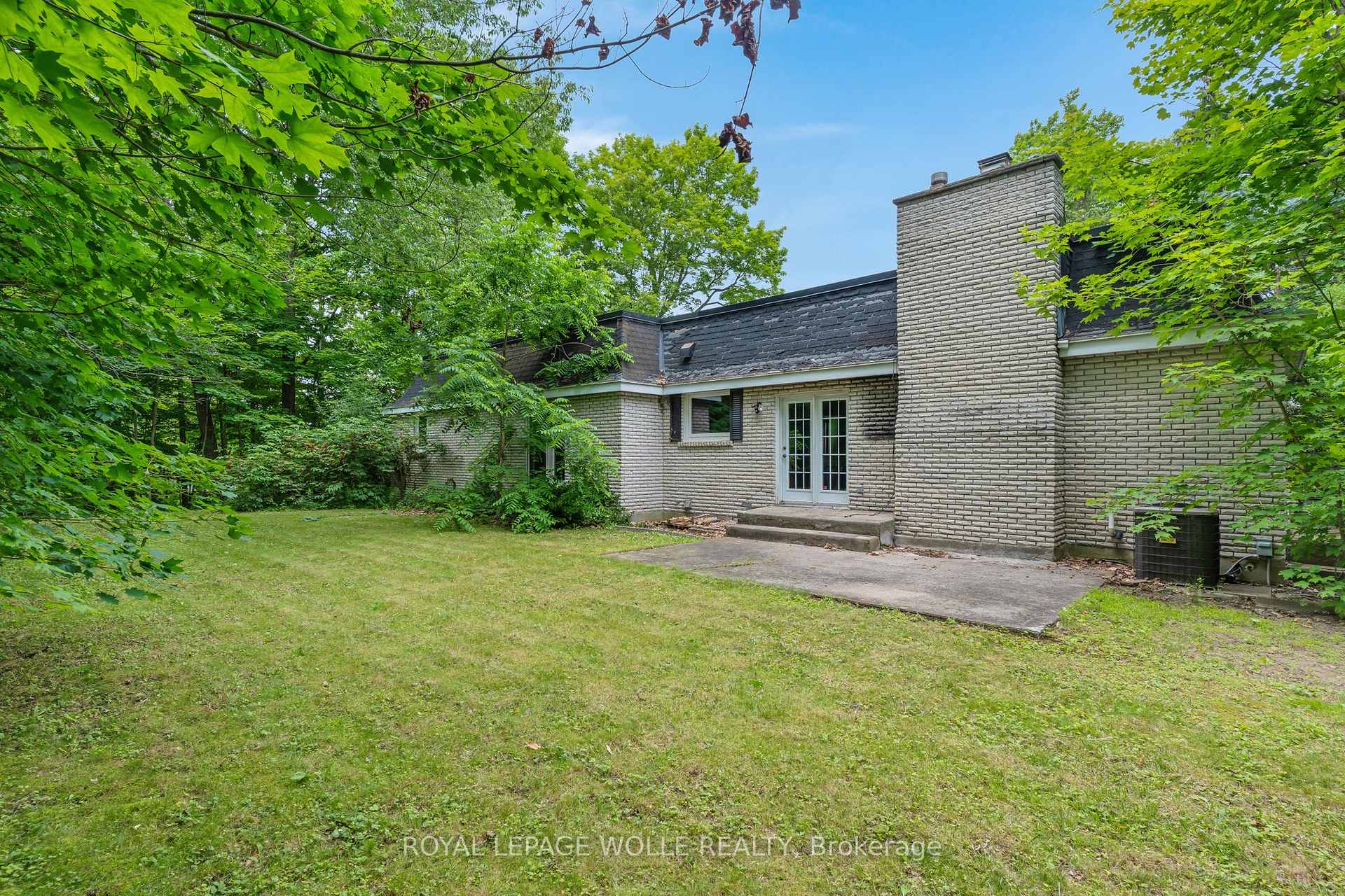 Photo 33 of 35 Maple Hill Drive, Kitchener, Westmount - Waterloo — HOMEH