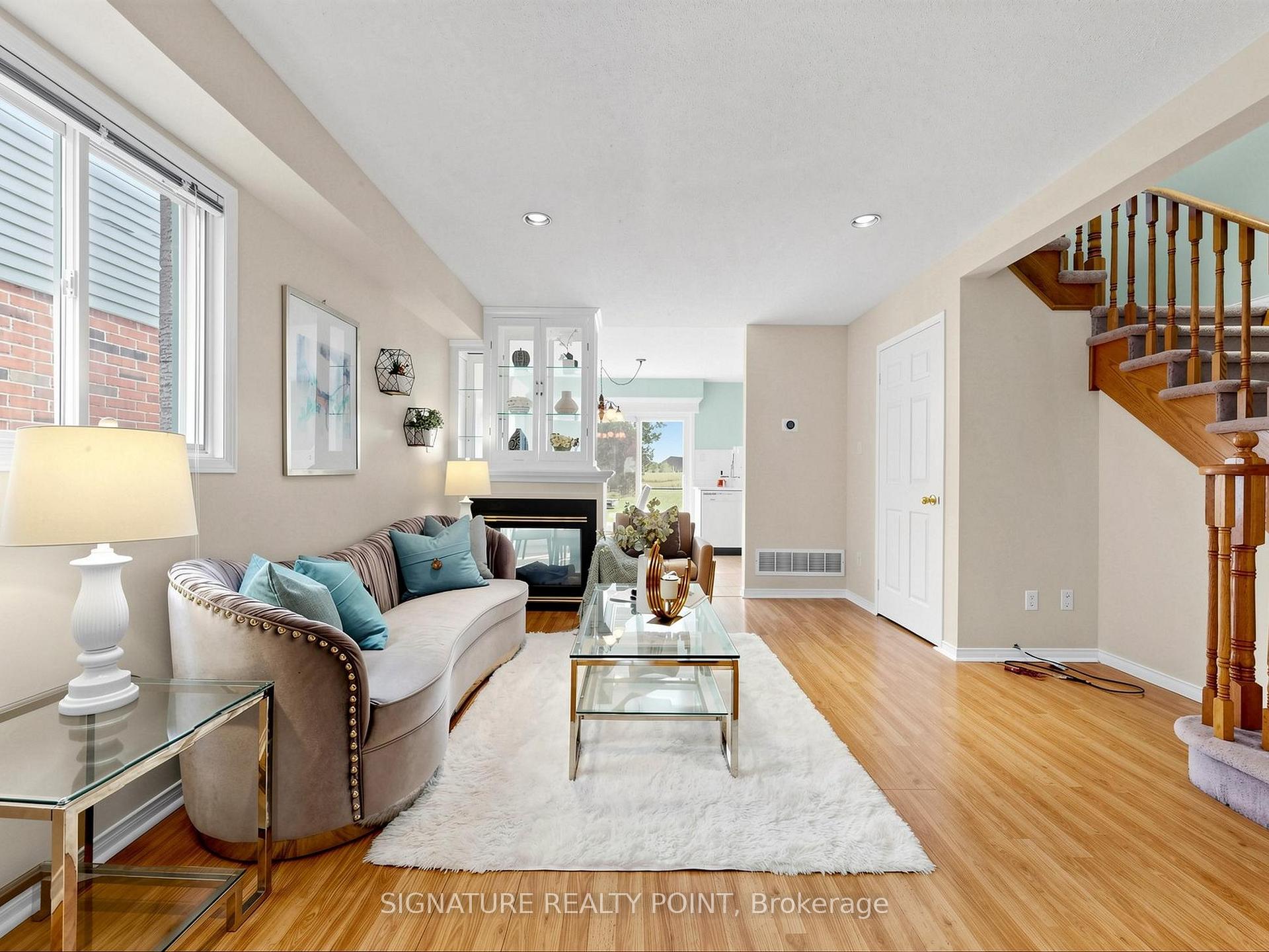Photo 4 of 1816 Hobson Drive, Burlington, Uptown — HOMEH
