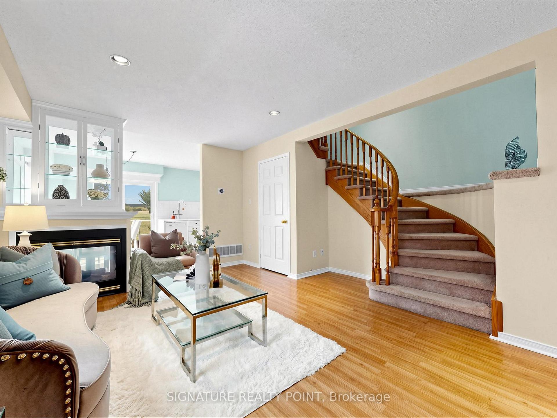 Photo 5 of 1816 Hobson Drive, Burlington, Uptown — HOMEH