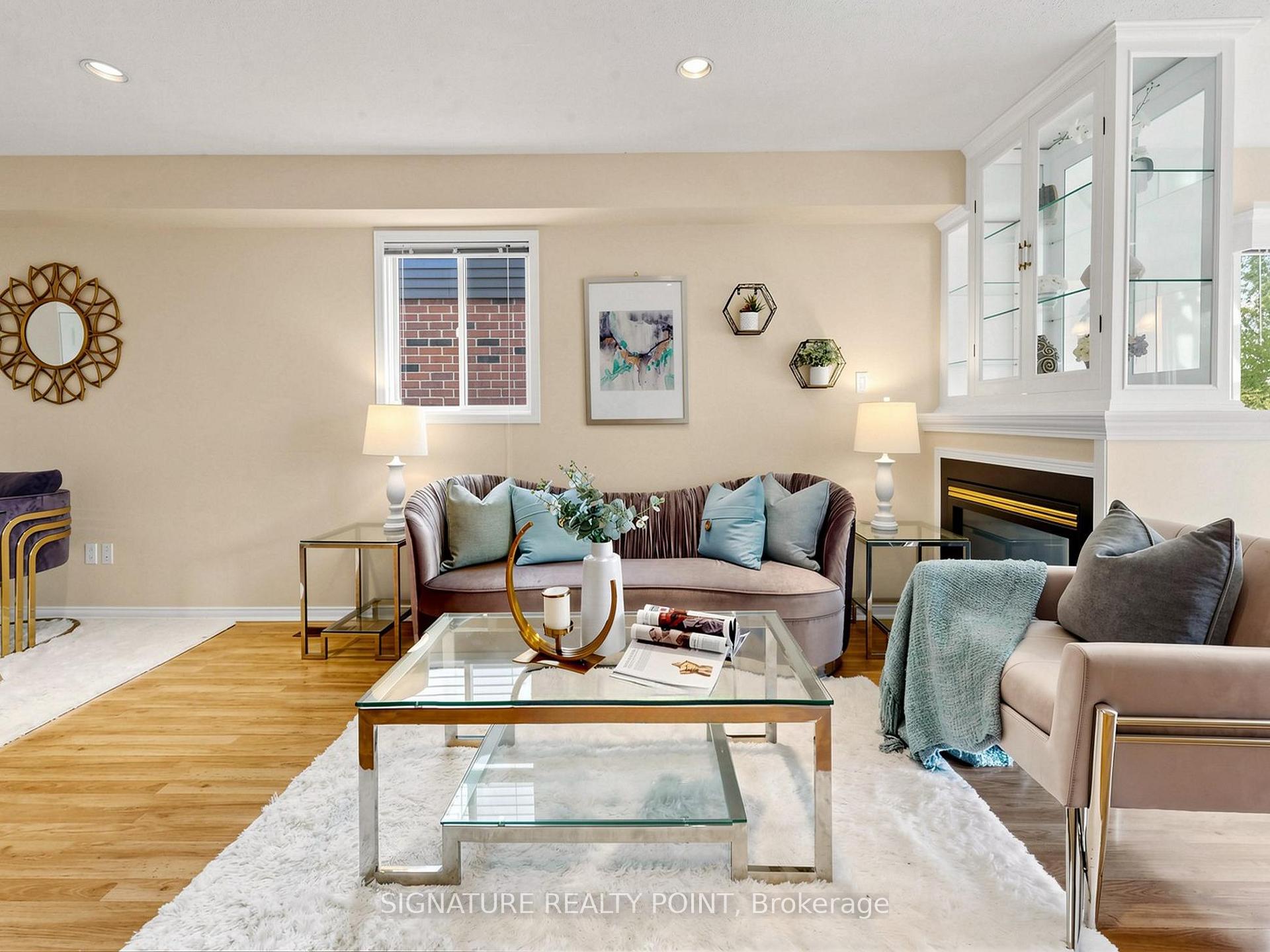 Photo 6 of 1816 Hobson Drive, Burlington, Uptown — HOMEH