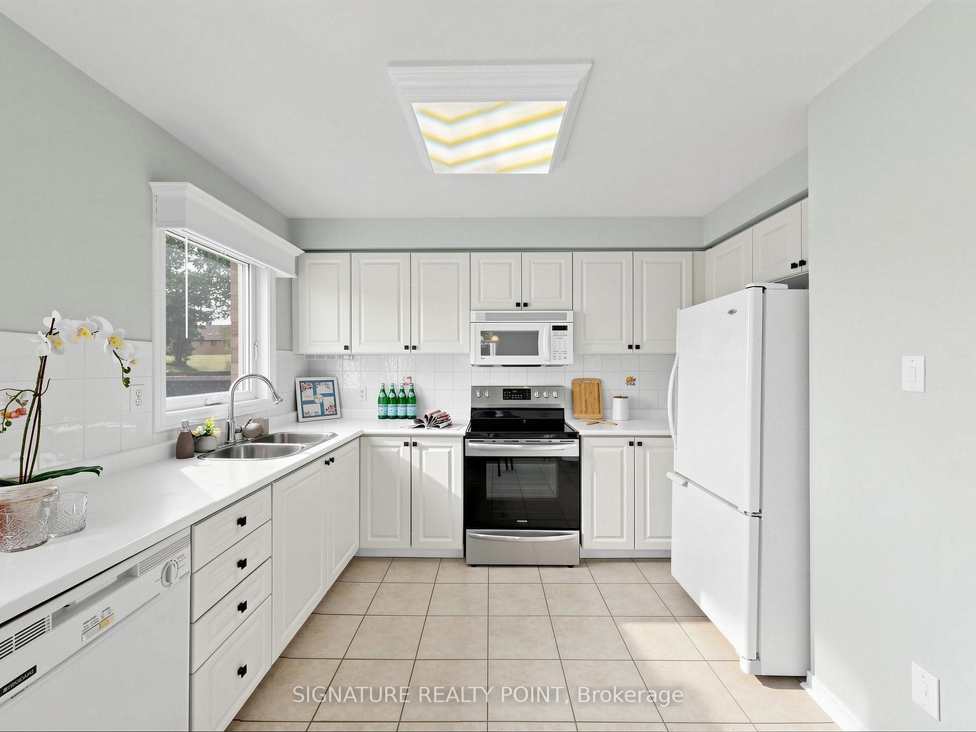 Photo 8 of 1816 Hobson Drive, Burlington, Uptown — HOMEH
