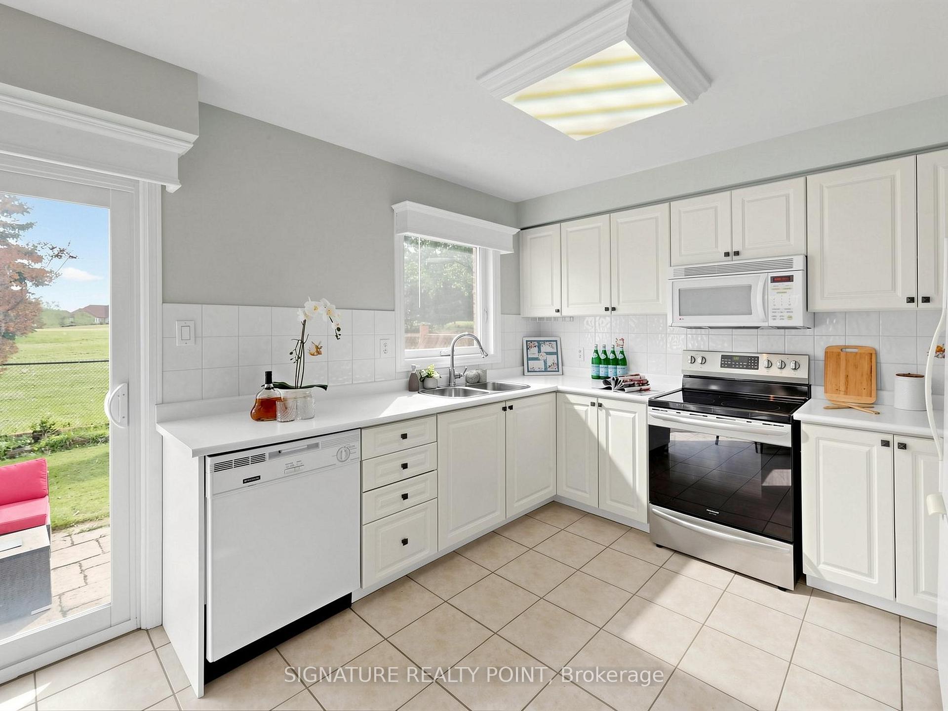 Photo 9 of 1816 Hobson Drive, Burlington, Uptown — HOMEH