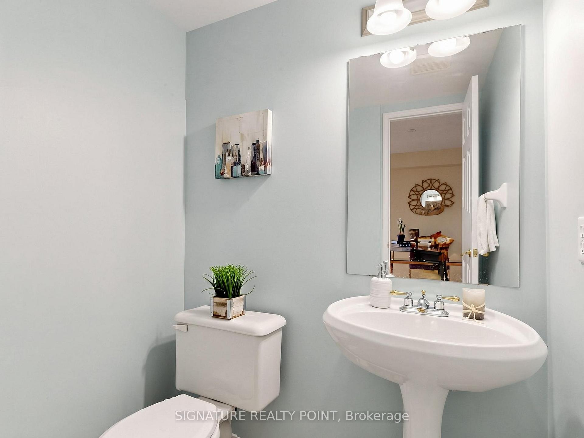 Photo 13 of 1816 Hobson Drive, Burlington, Uptown — HOMEH