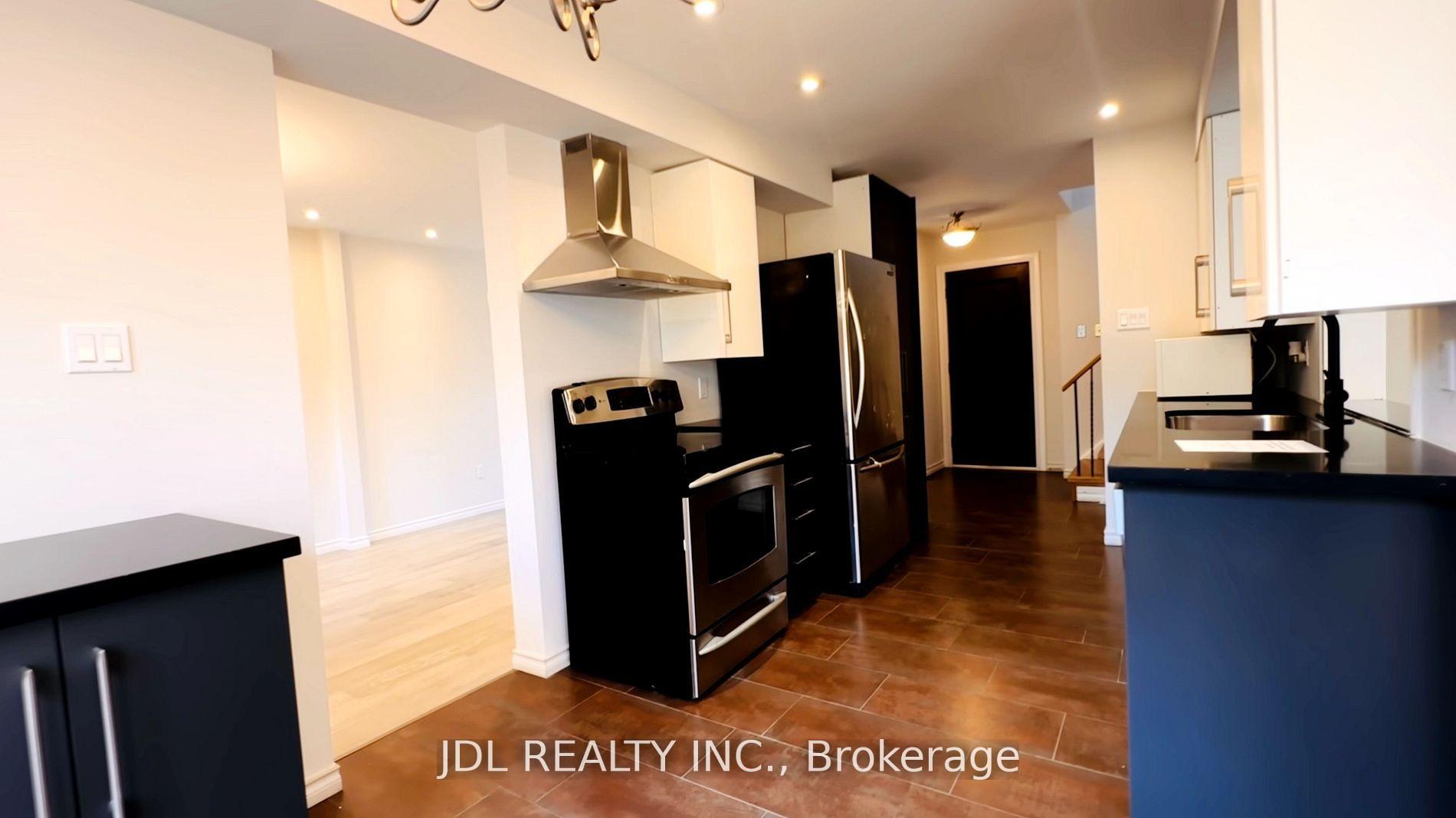 Photo 3 of 127 Huntington Park Drive, Markham, Thornlea — HOMEH