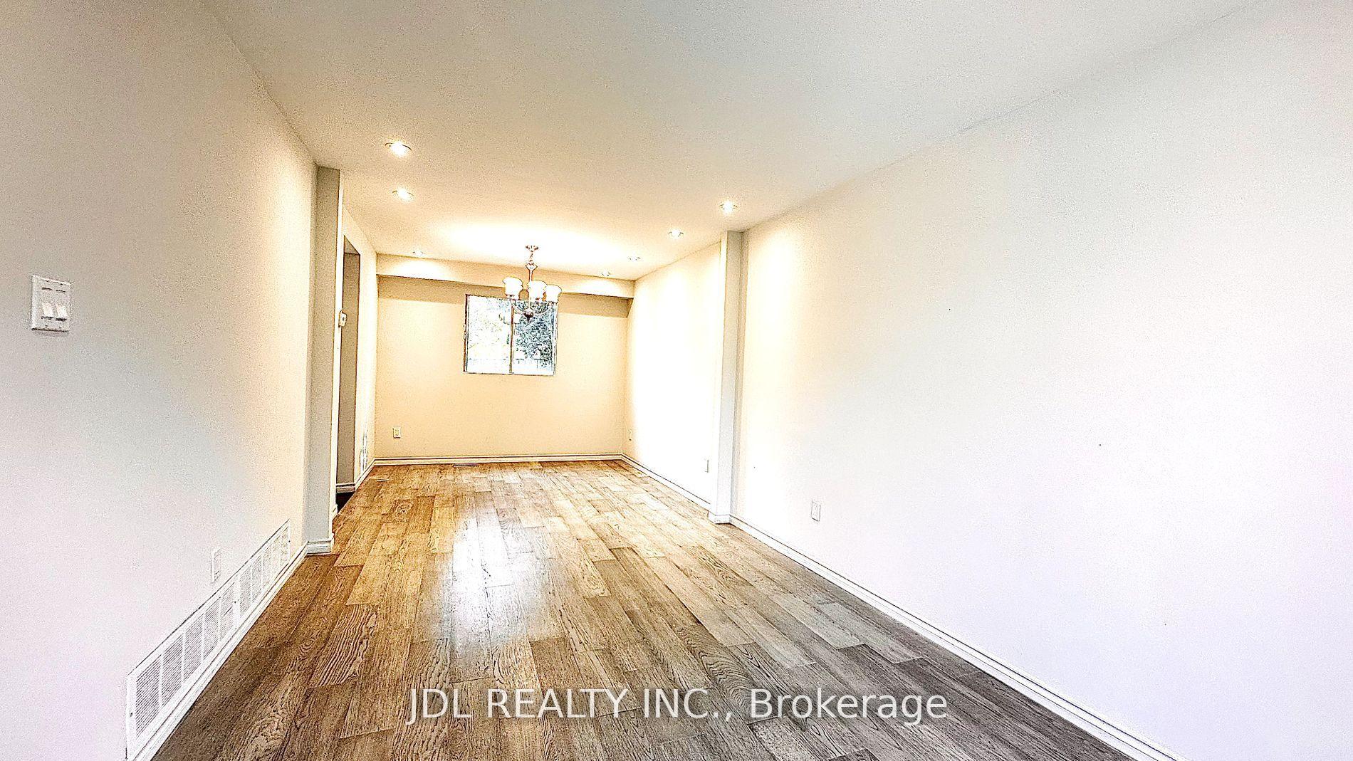 Photo 8 of 127 Huntington Park Drive, Markham, Thornlea — HOMEH