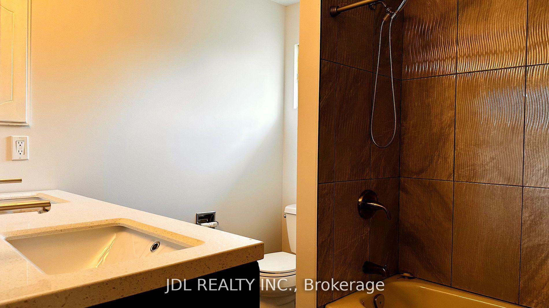 Photo 13 of 127 Huntington Park Drive, Markham, Thornlea — HOMEH