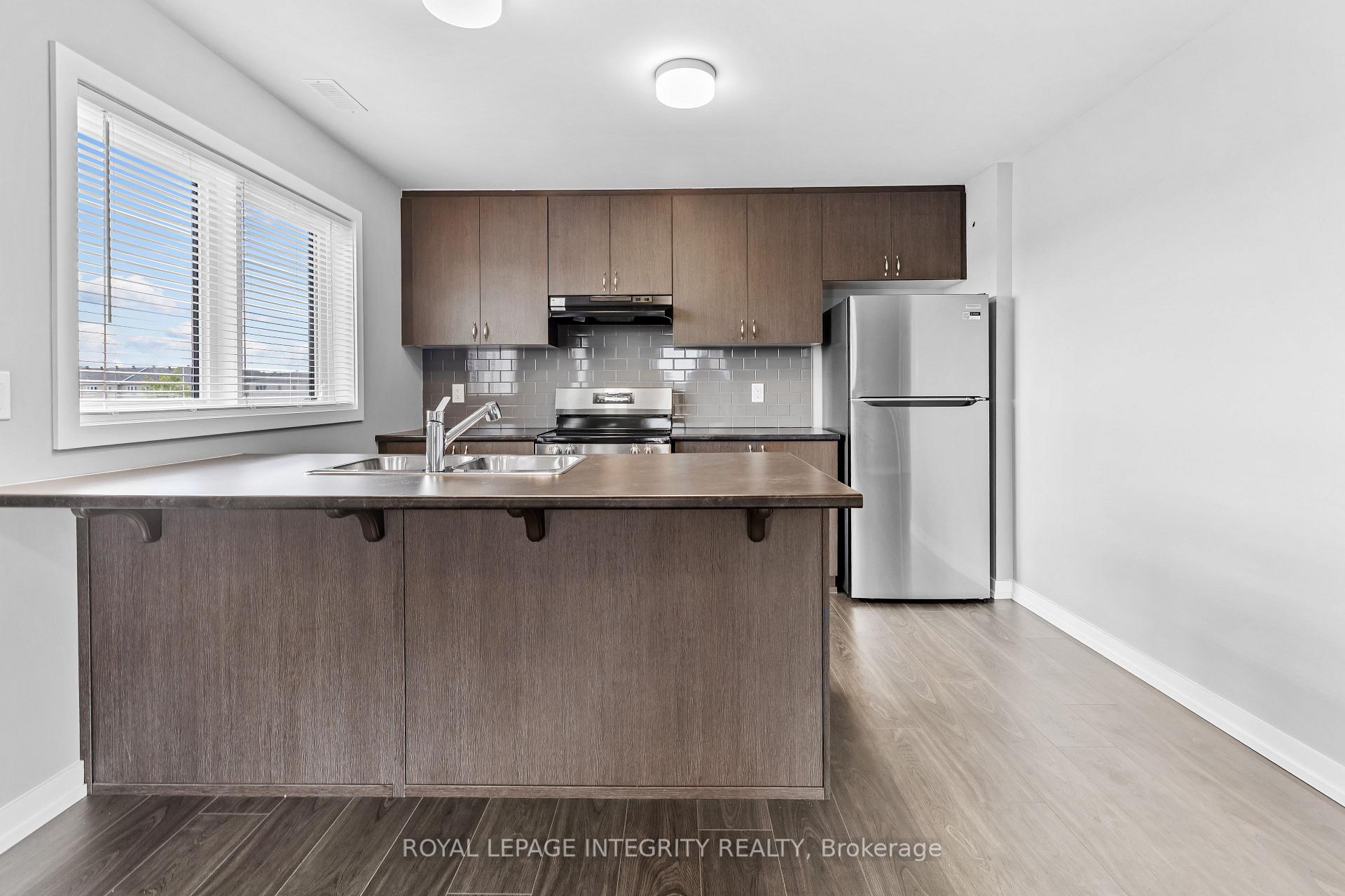 Photo 4 of 871 Decoeur Drive, Ottawa, Avalon West — HOMEH