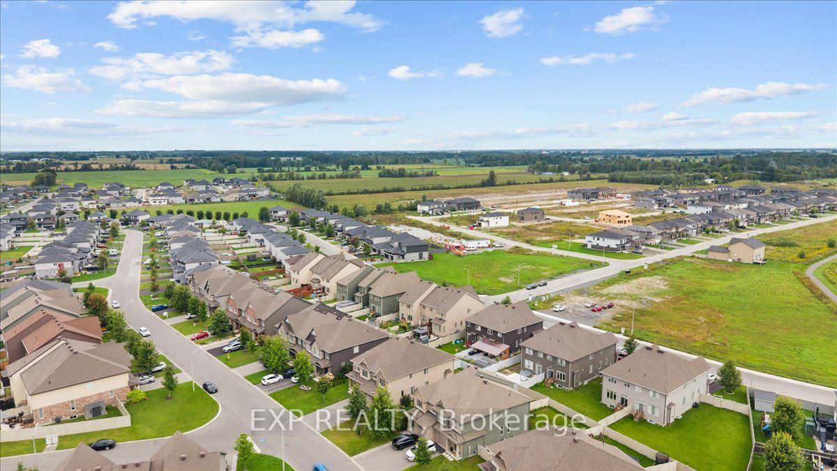 Photo 41 of 10 Duncanville Street, Russell, Village of Russell — HOMEH
